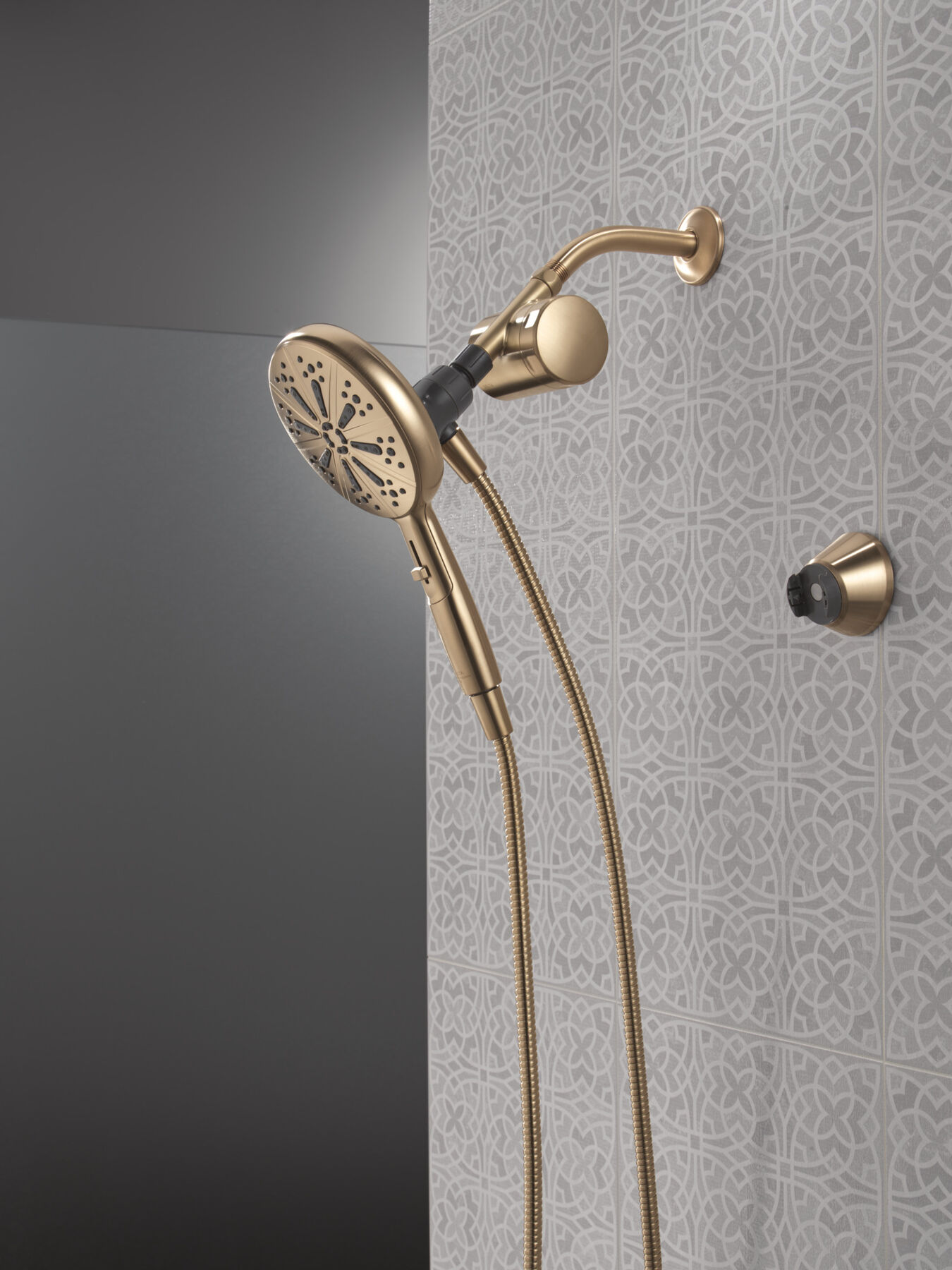 Standard Shower Filter with 6-Setting Showerhead and Mount Bundle