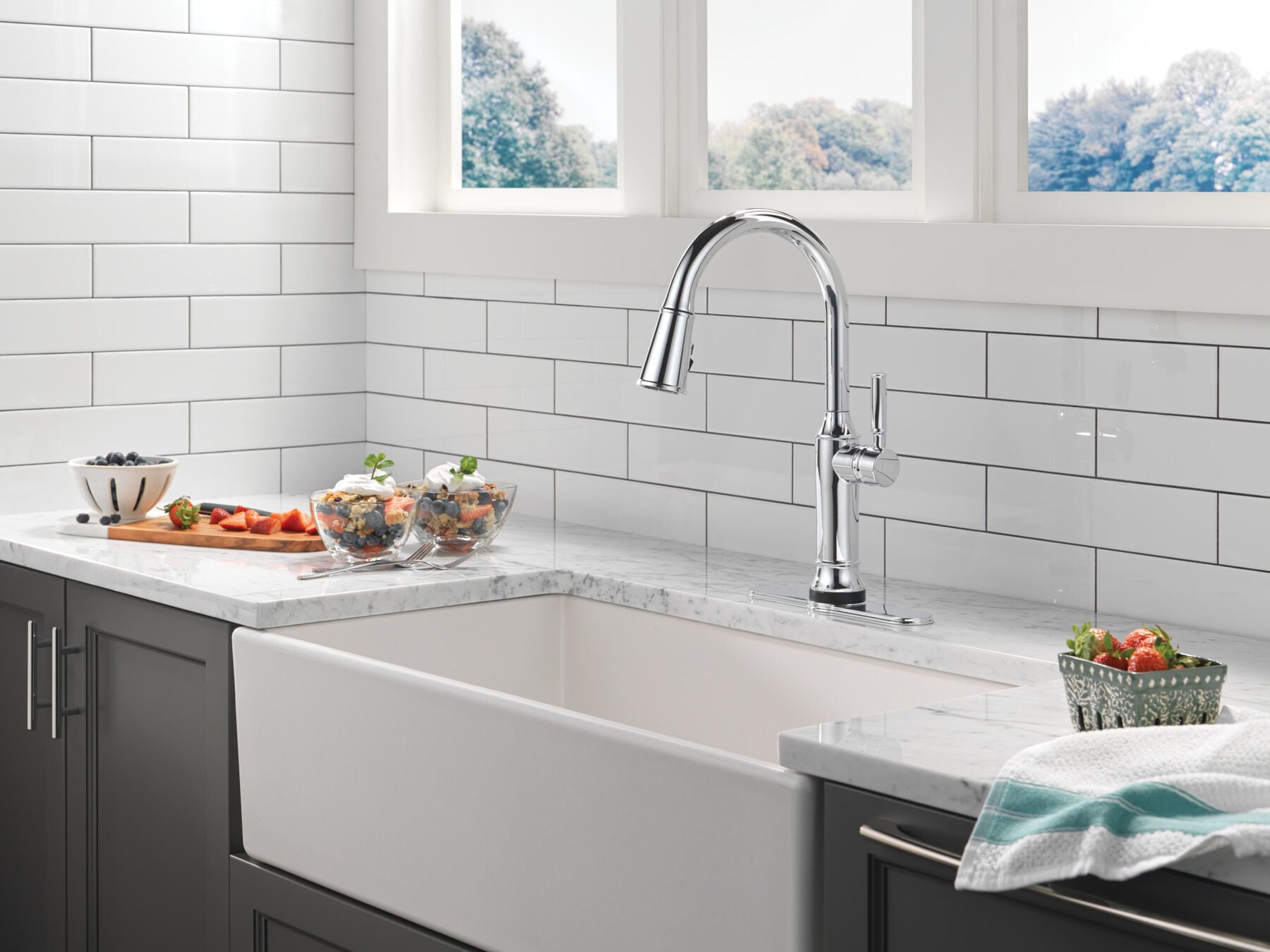 Touch<sub>2</sub>O&reg; Technology Kitchen Faucet with Touchless Technology