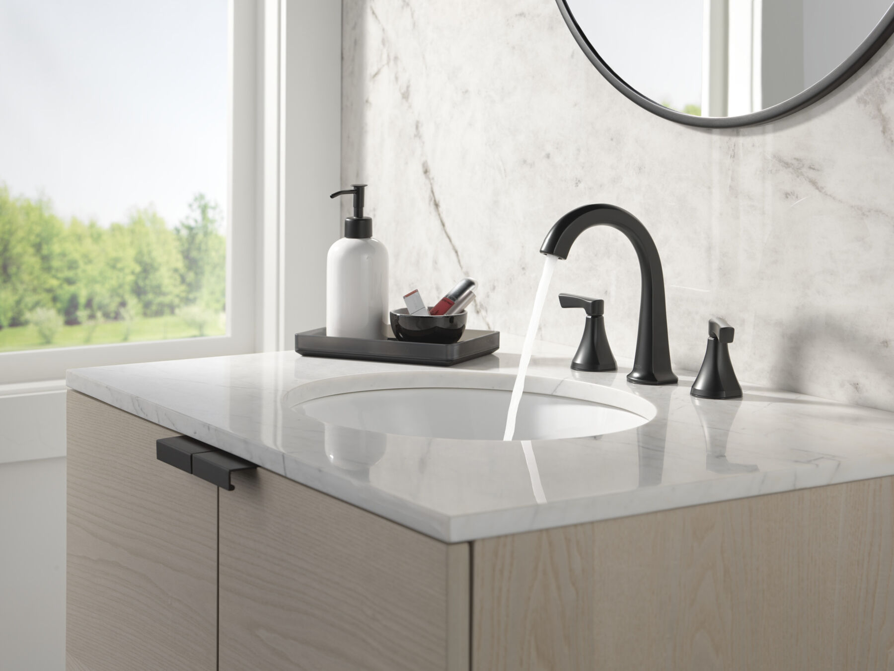 Two Handle Widespread Bathroom Faucet