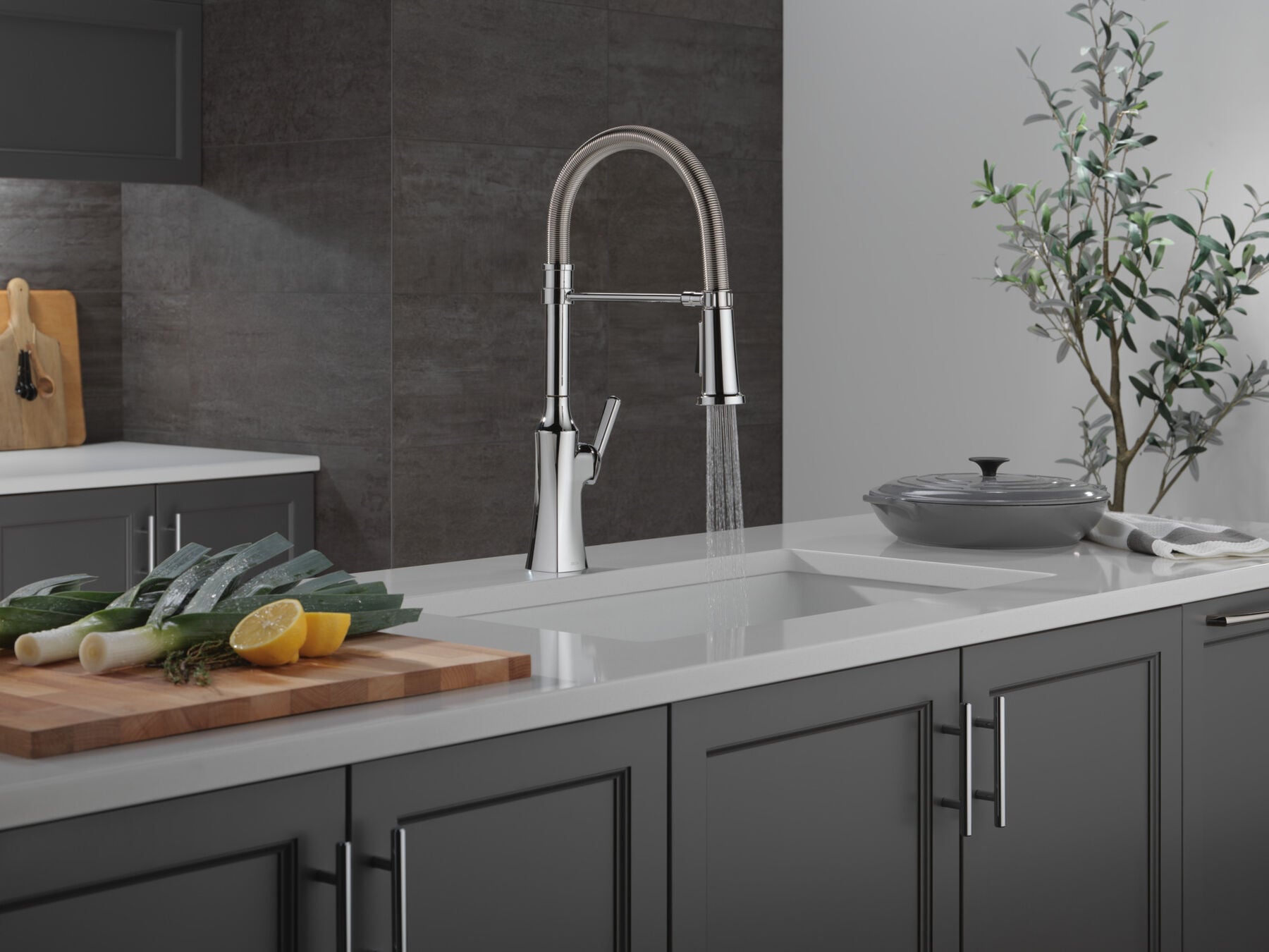 Single Handle Pull-Down Kitchen Faucet With Spring Spout