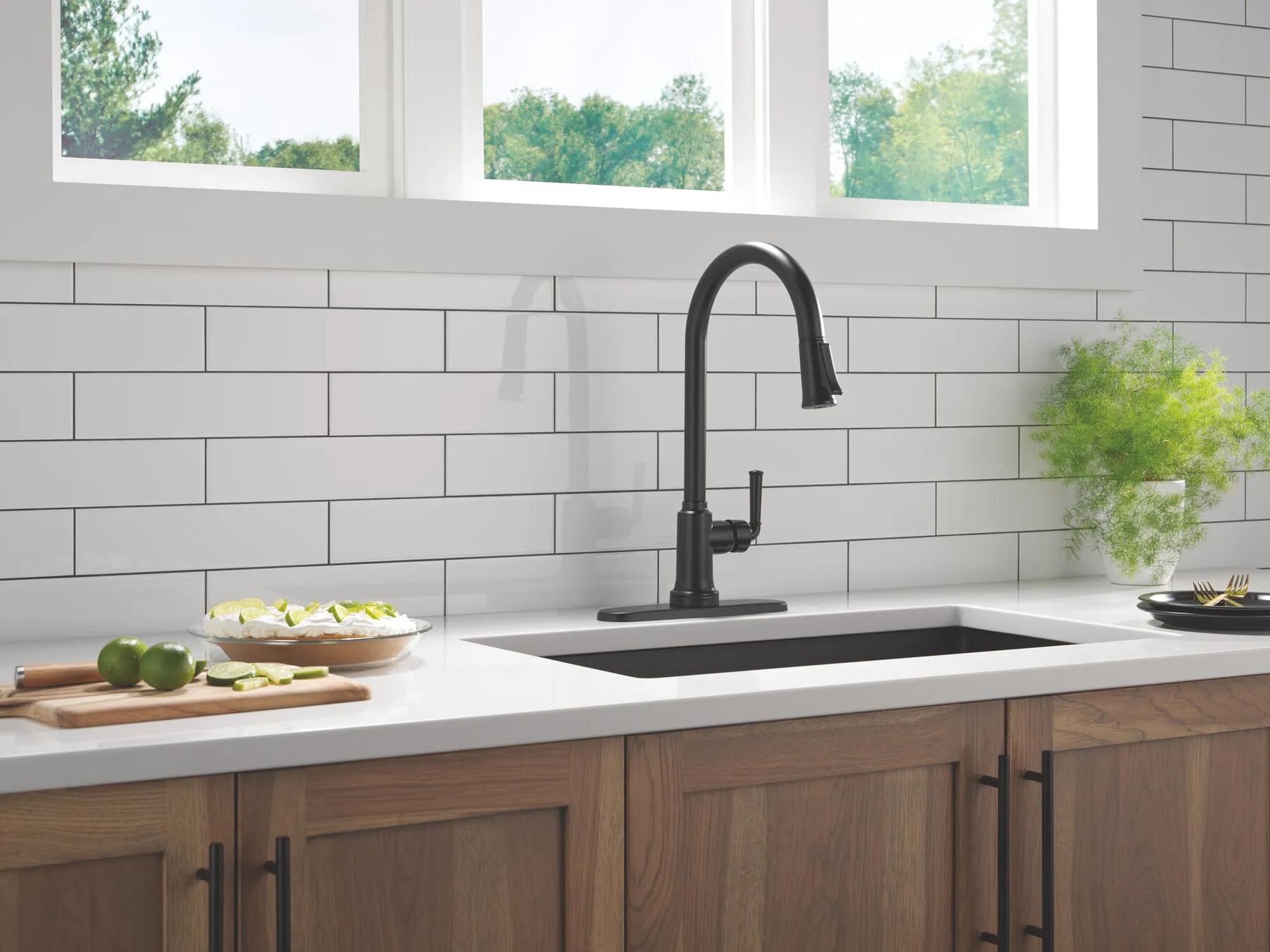 Single Handle Kitchen Pull-Down Faucet With Touchless Technology