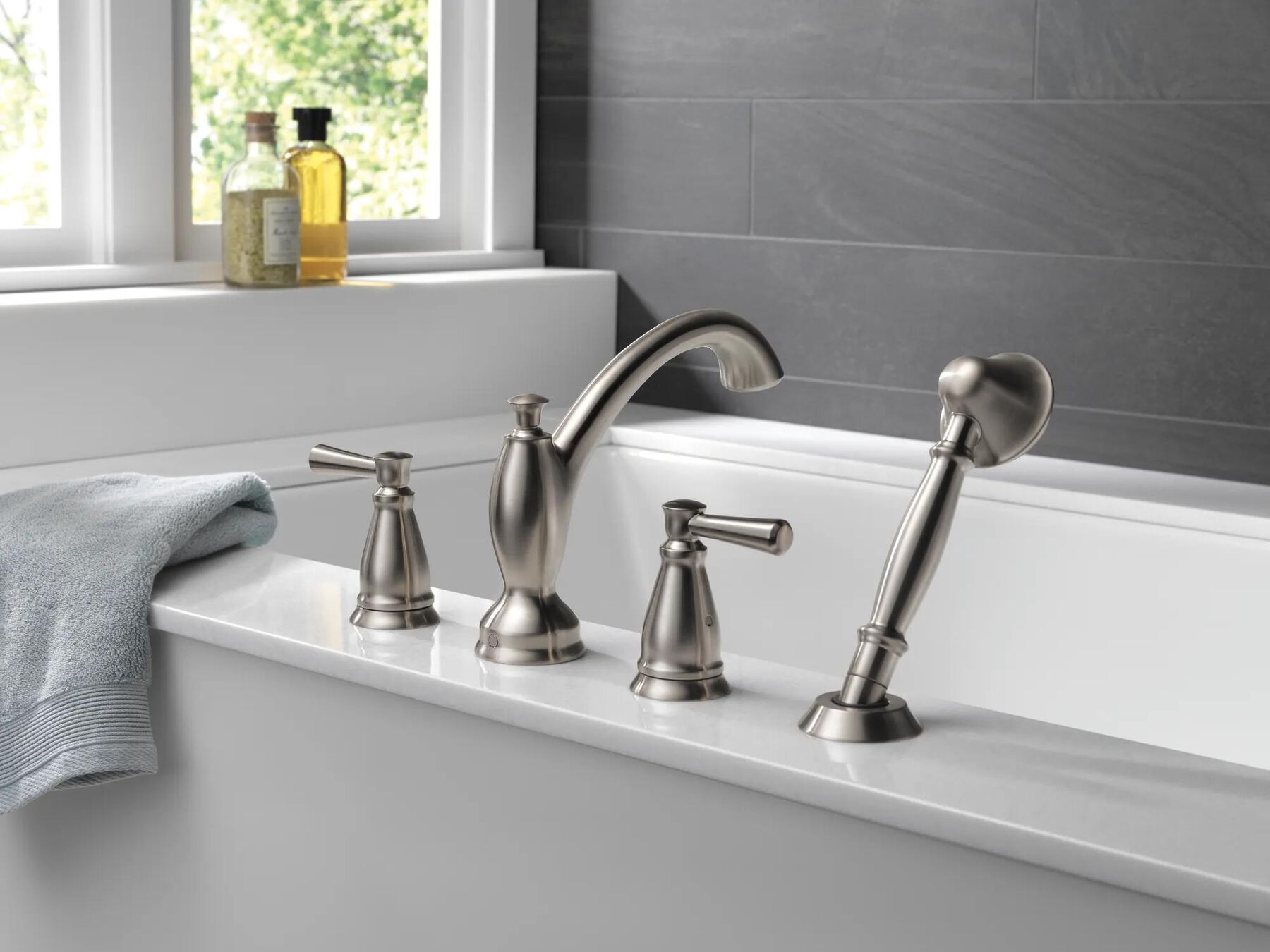 Traditional Roman Tub with Hand Shower Trim