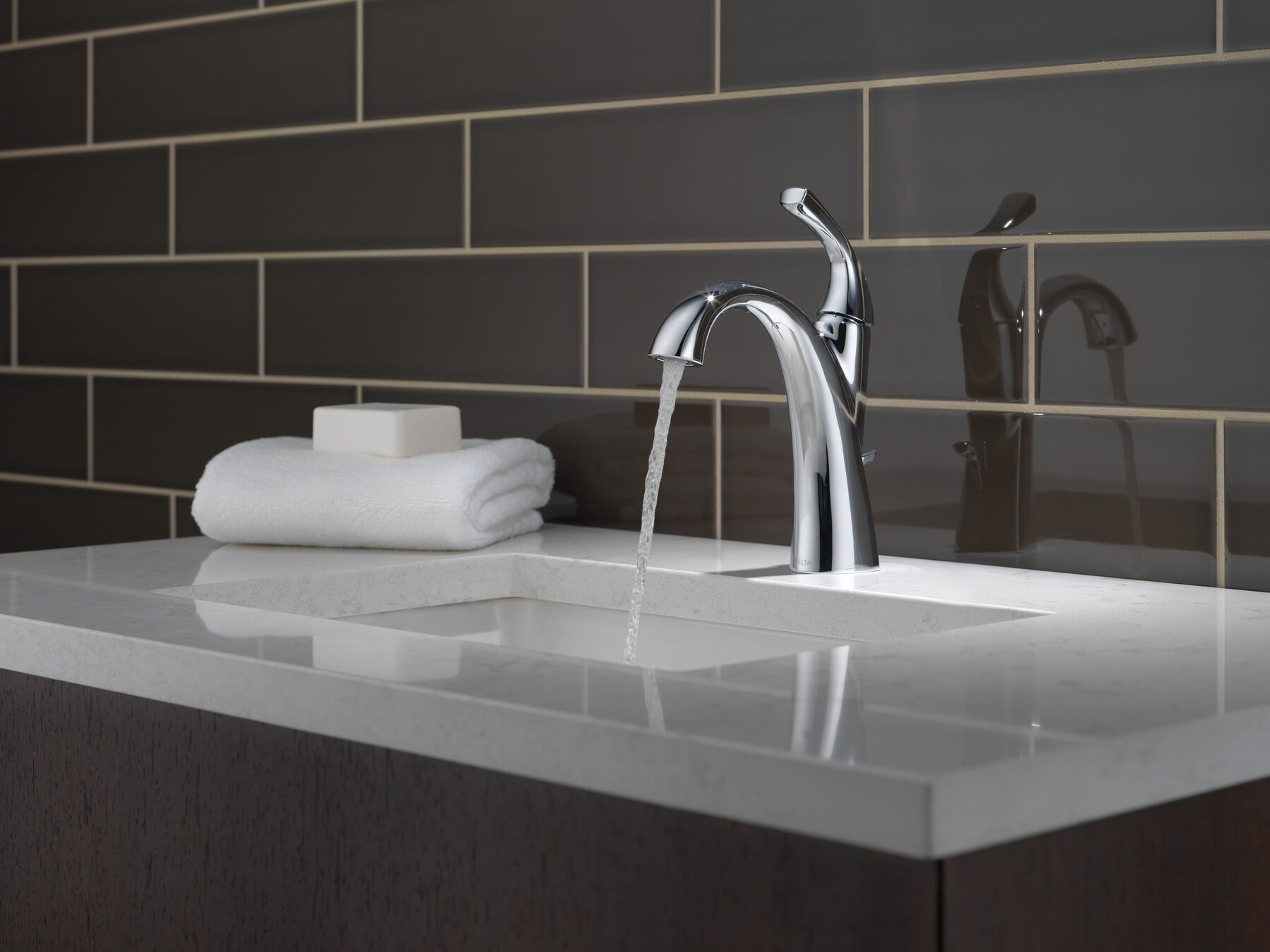 Single Handle Centerset Bathroom Faucet