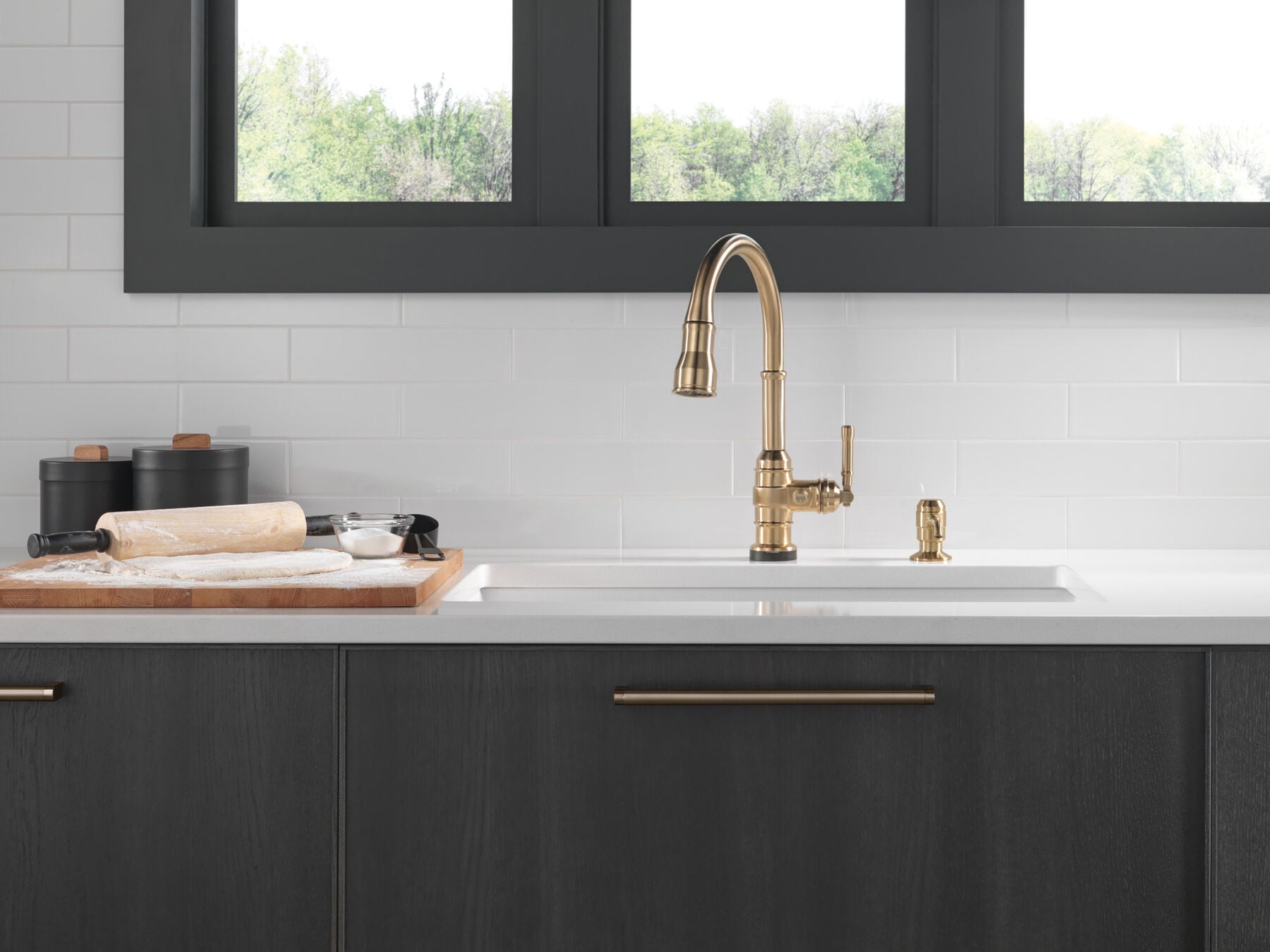 Single Handle Pull-Down Kitchen Faucet With Touch<sub>2</sub>O&reg;  Technology
