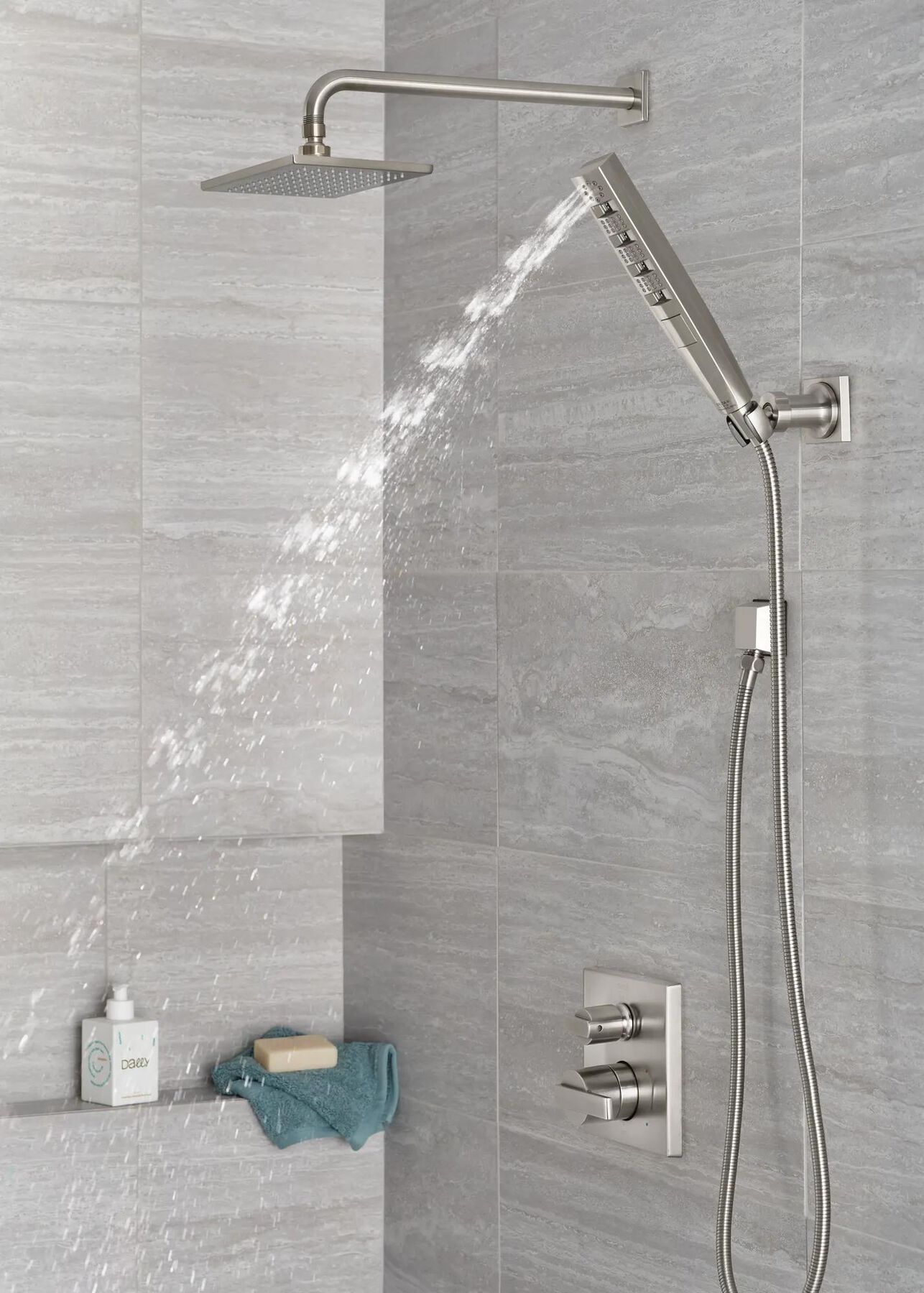 Angular Modern Monitor&reg; 14 Series Valve Trim with 3-Setting Integrated Diverter