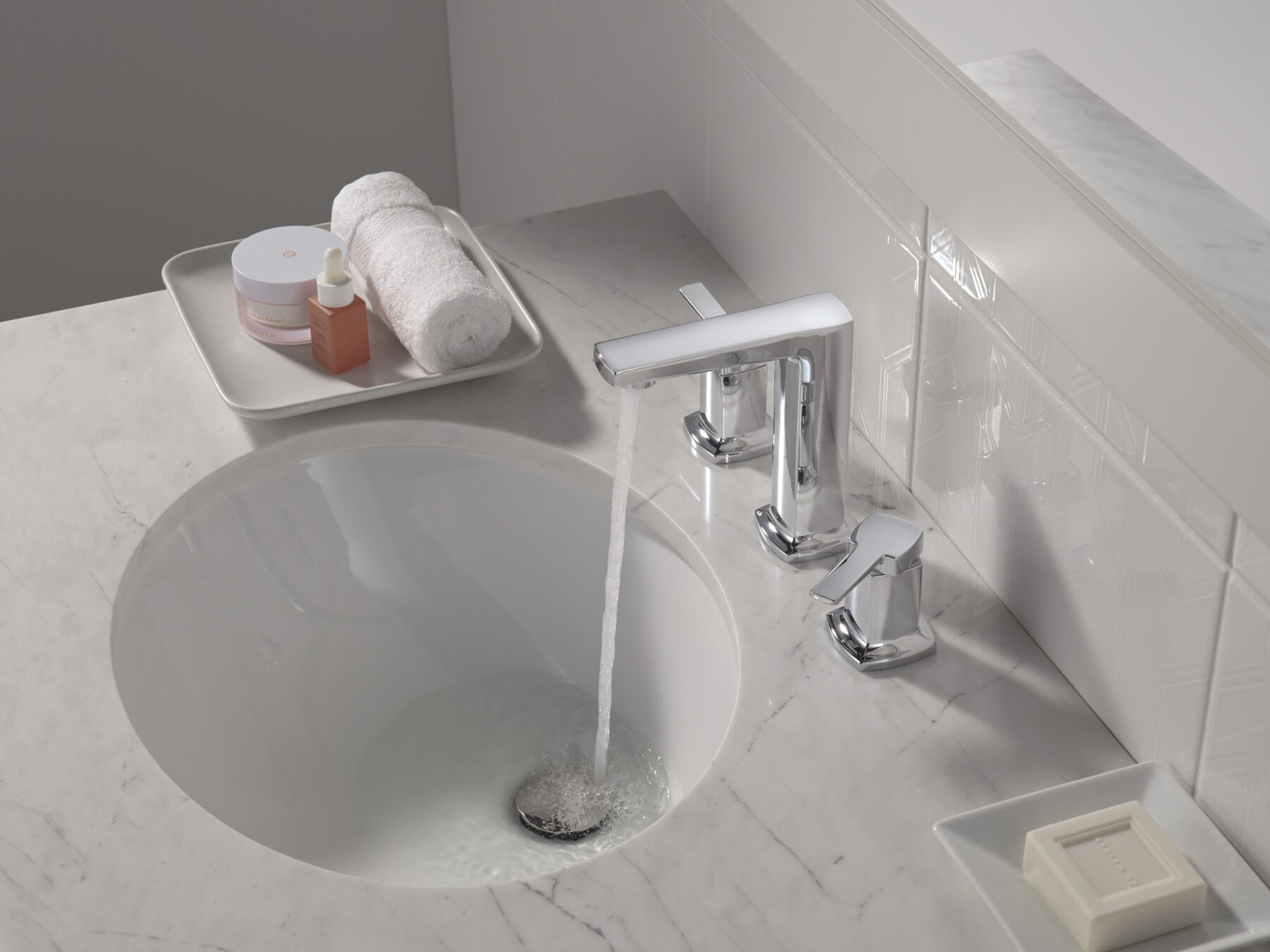 Two Handle Widespread Bathroom Faucet