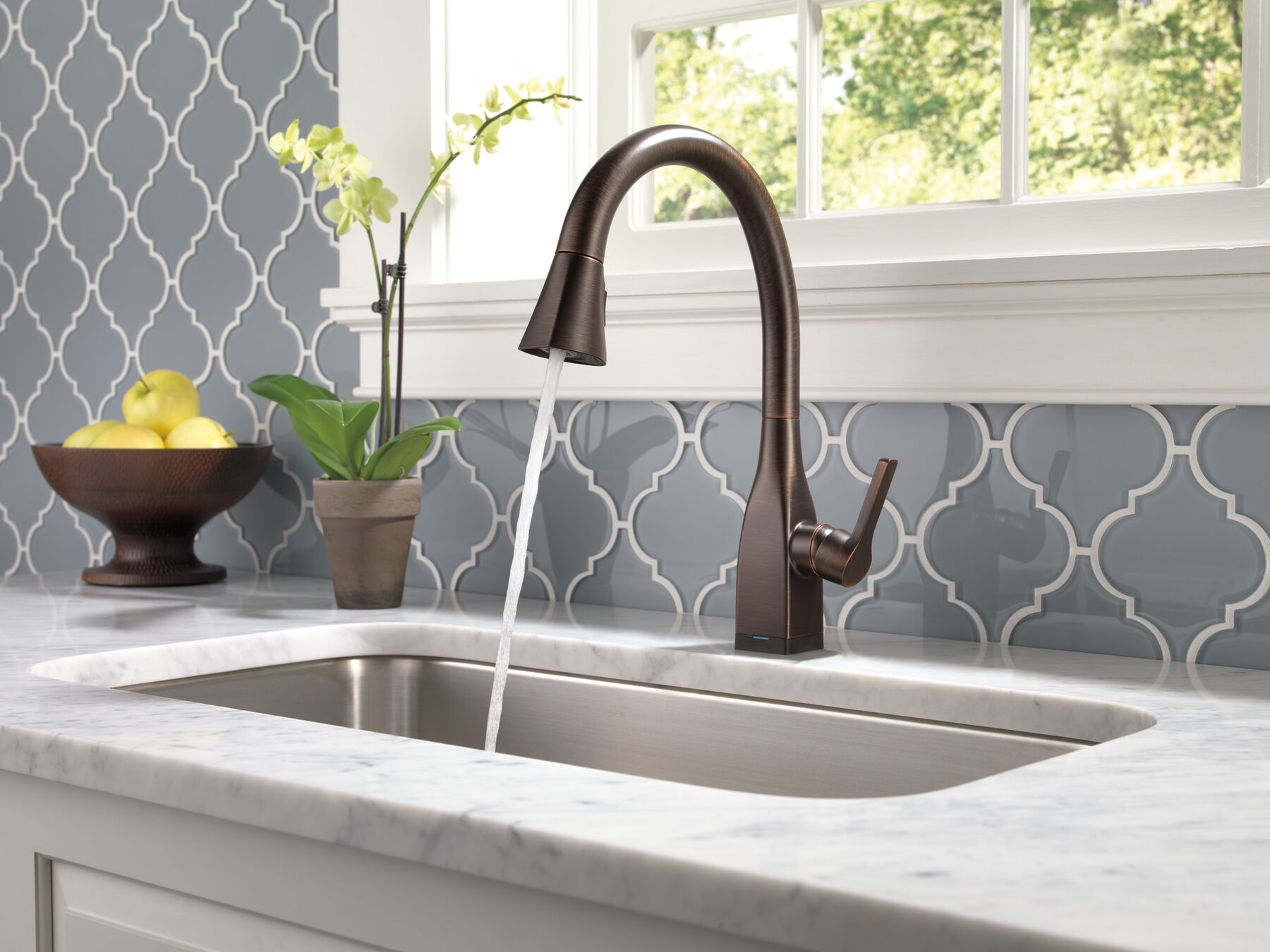 Single Handle Pull-Down Kitchen Faucet with Touch<sub>2</sub>O&reg; and ShieldSpray&reg; Technologies