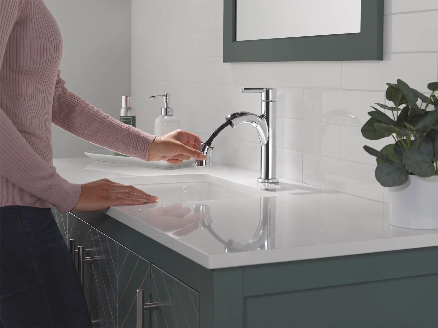 Single Handle Pull-Down Bathroom Faucet