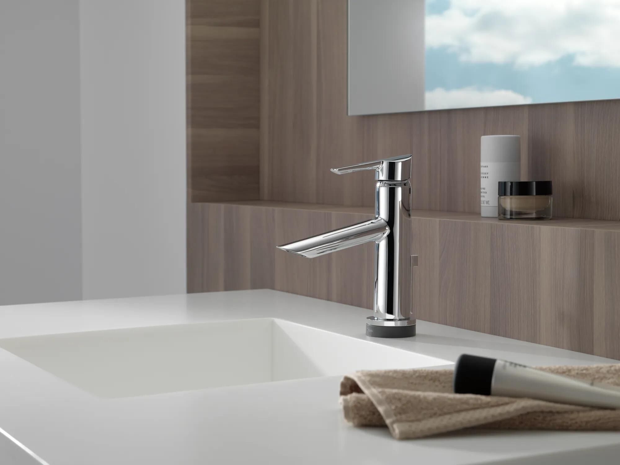 Single Handle Bathroom Faucet with Touch2O.xt® Technology in