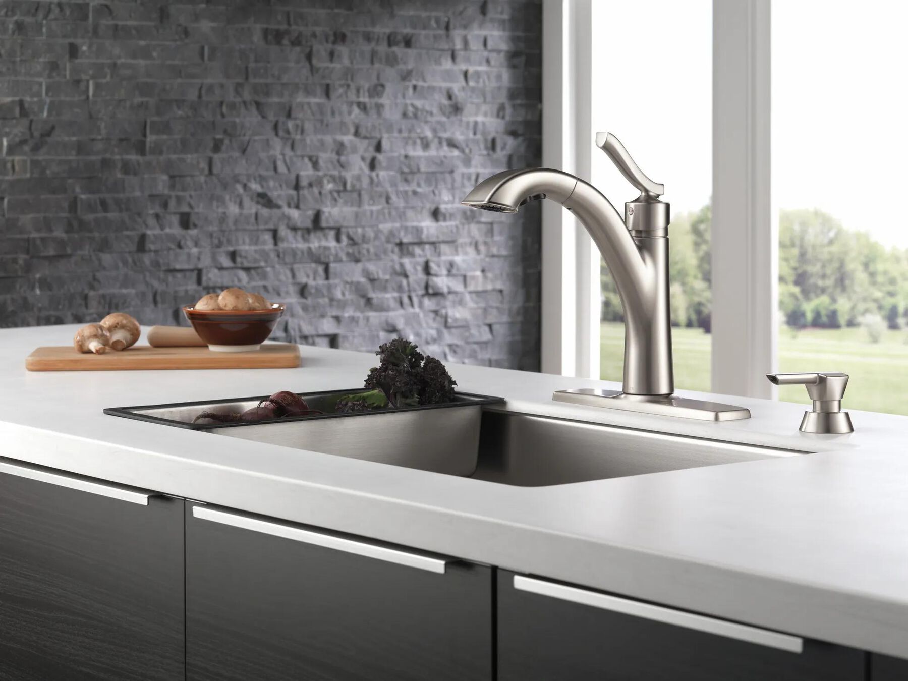 Single Handle Pull-Out Kitchen Faucet with Soap Dispenser
