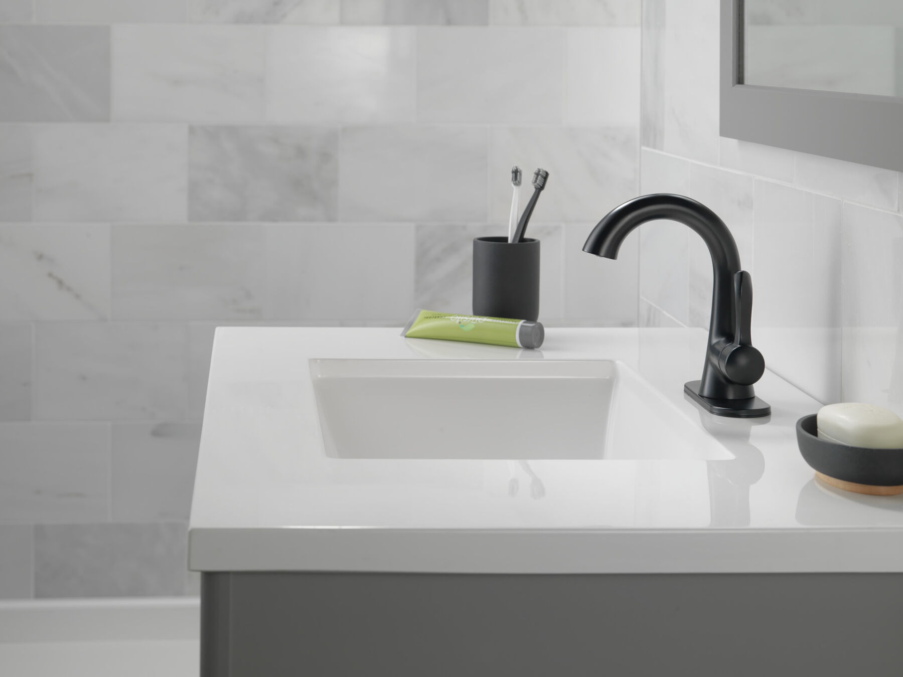 Single Handle Bathroom Faucet