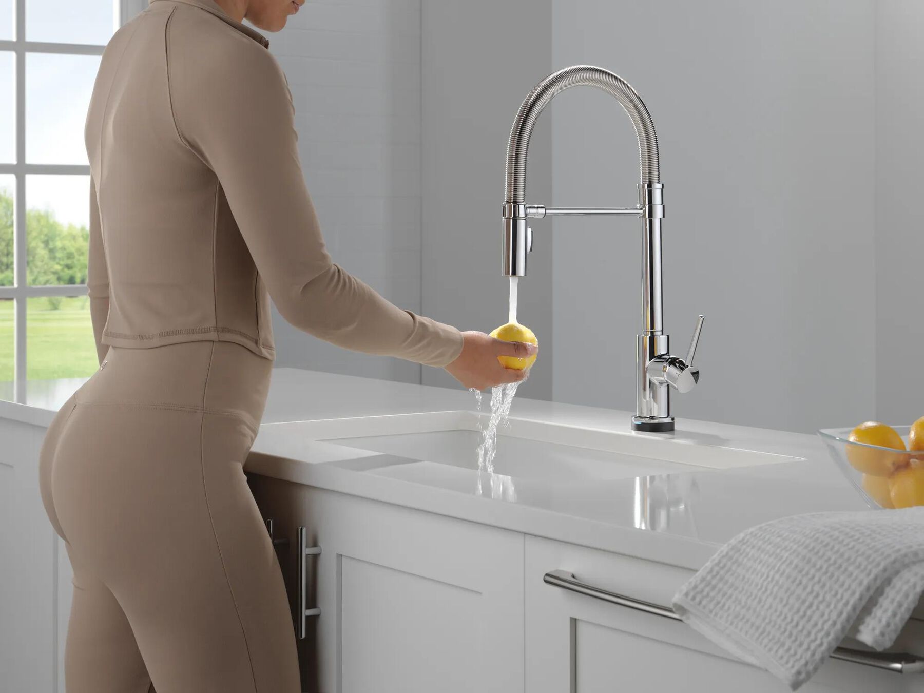 Touch<sub>2</sub>O&reg; Technology Kitchen Faucet with Touchless Technology