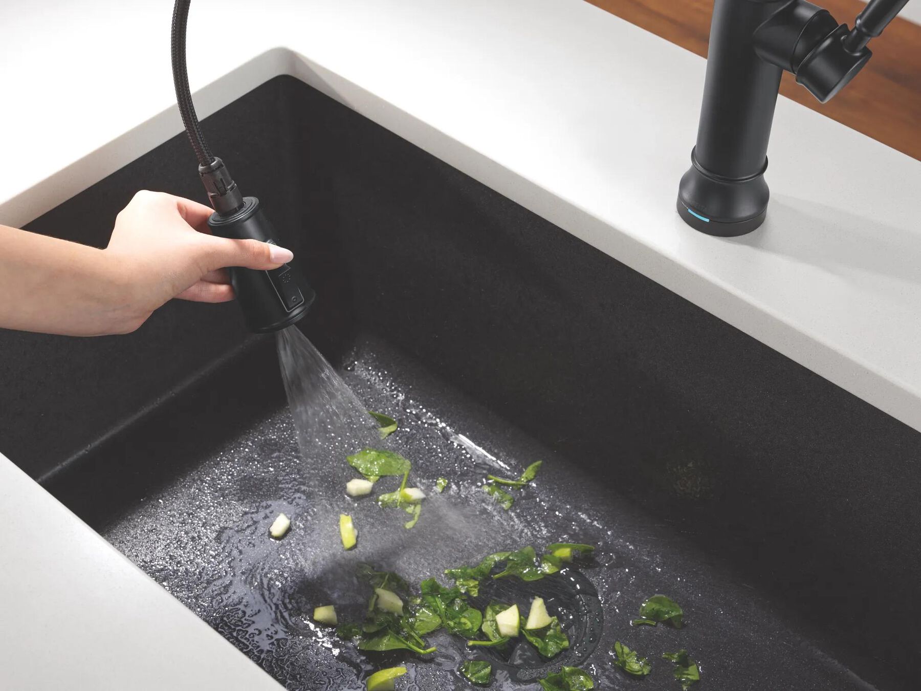 Touch2O&reg; Technology Kitchen Faucet with Touchless Technology
