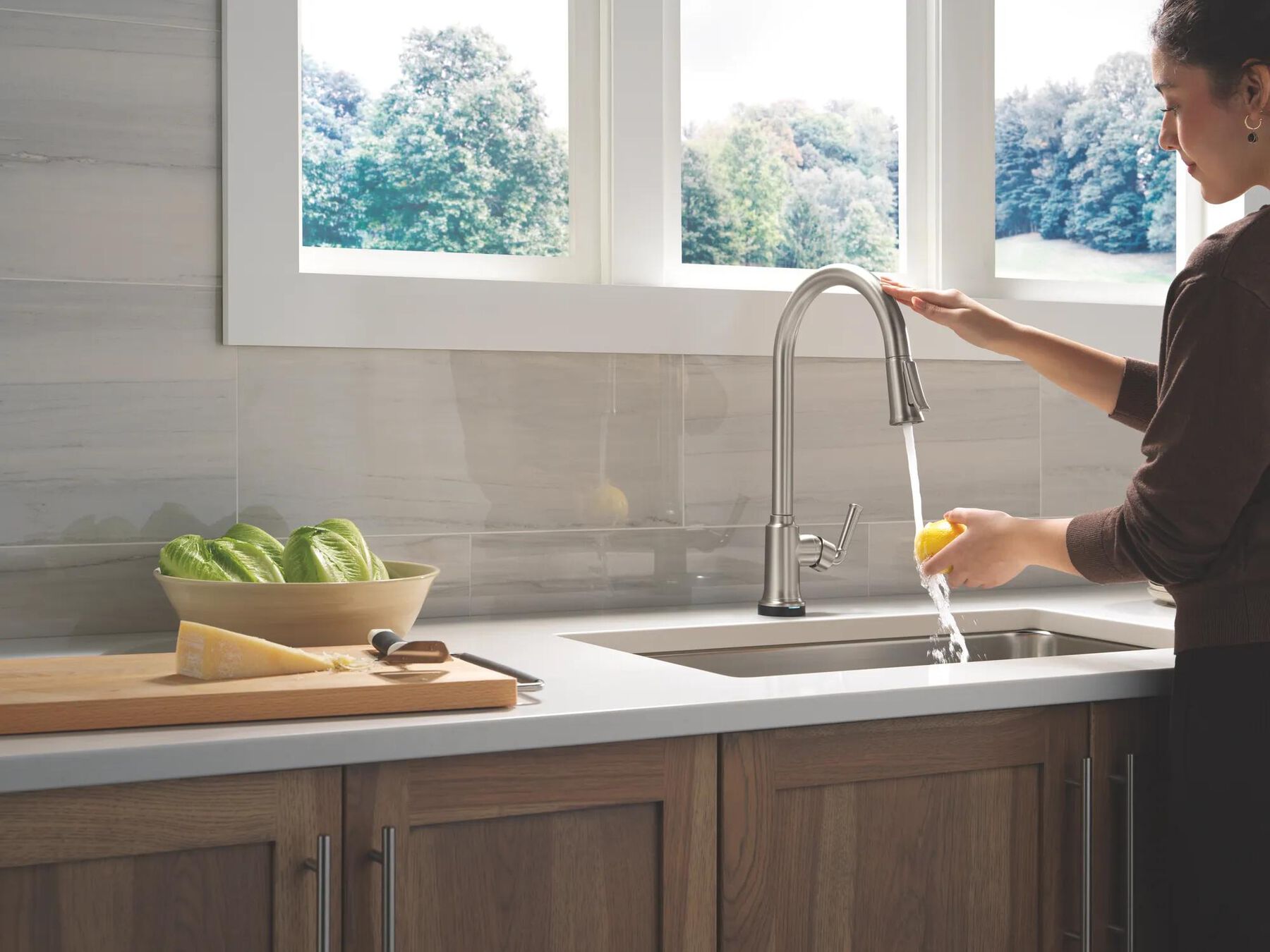 Single Handle Kitchen Pull-Down Faucet With Touchless Technology