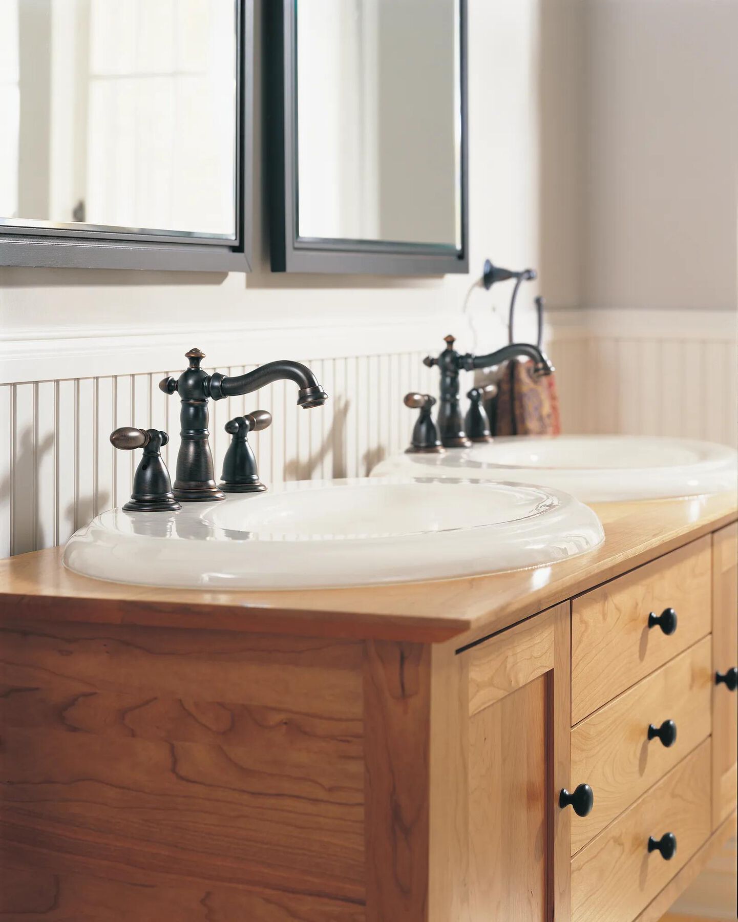 Two Handle Widespread Bathroom Faucet