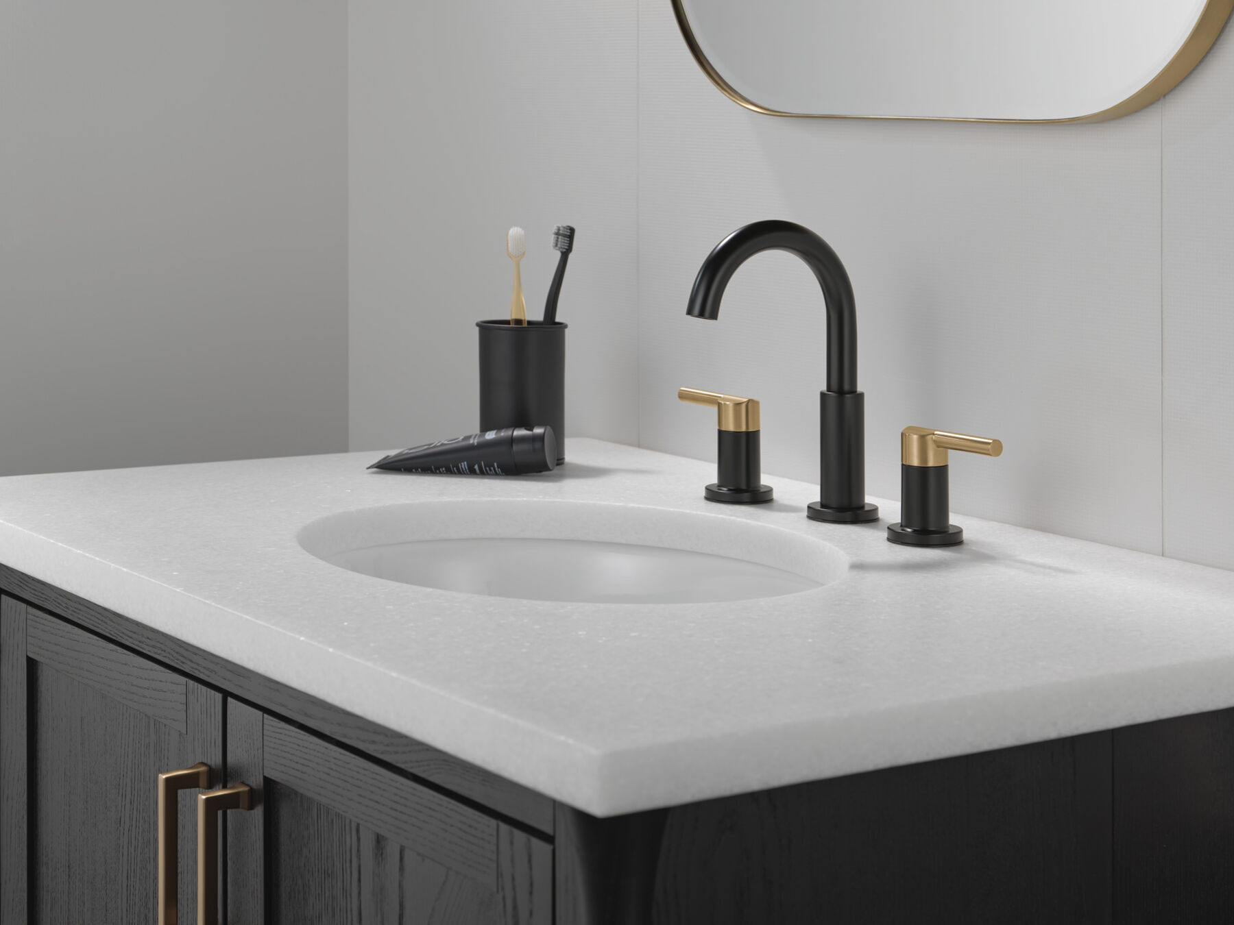Two Handle Widespread Bathroom Faucet
