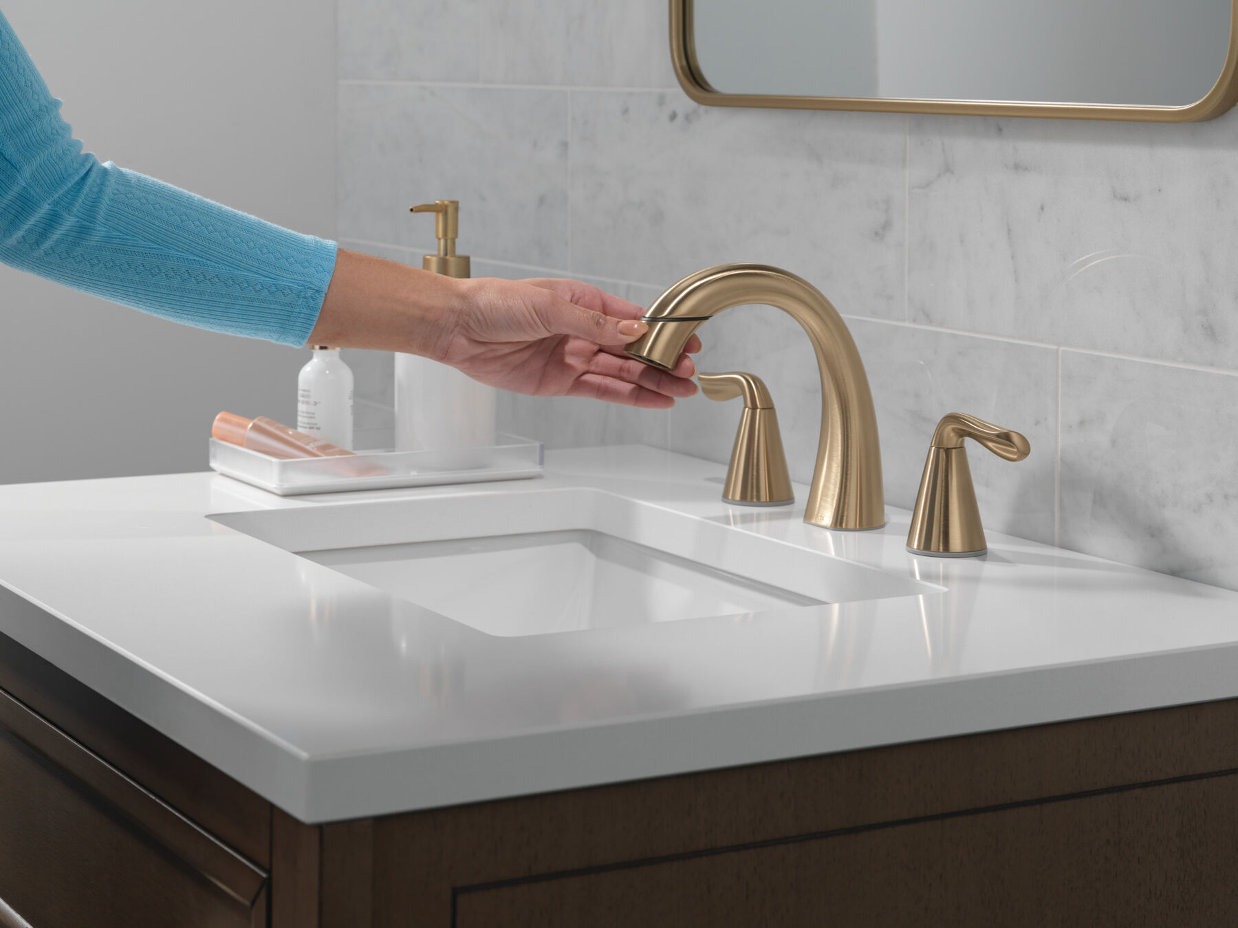 Two Handle Widespread Pull-Down Bathroom Faucet