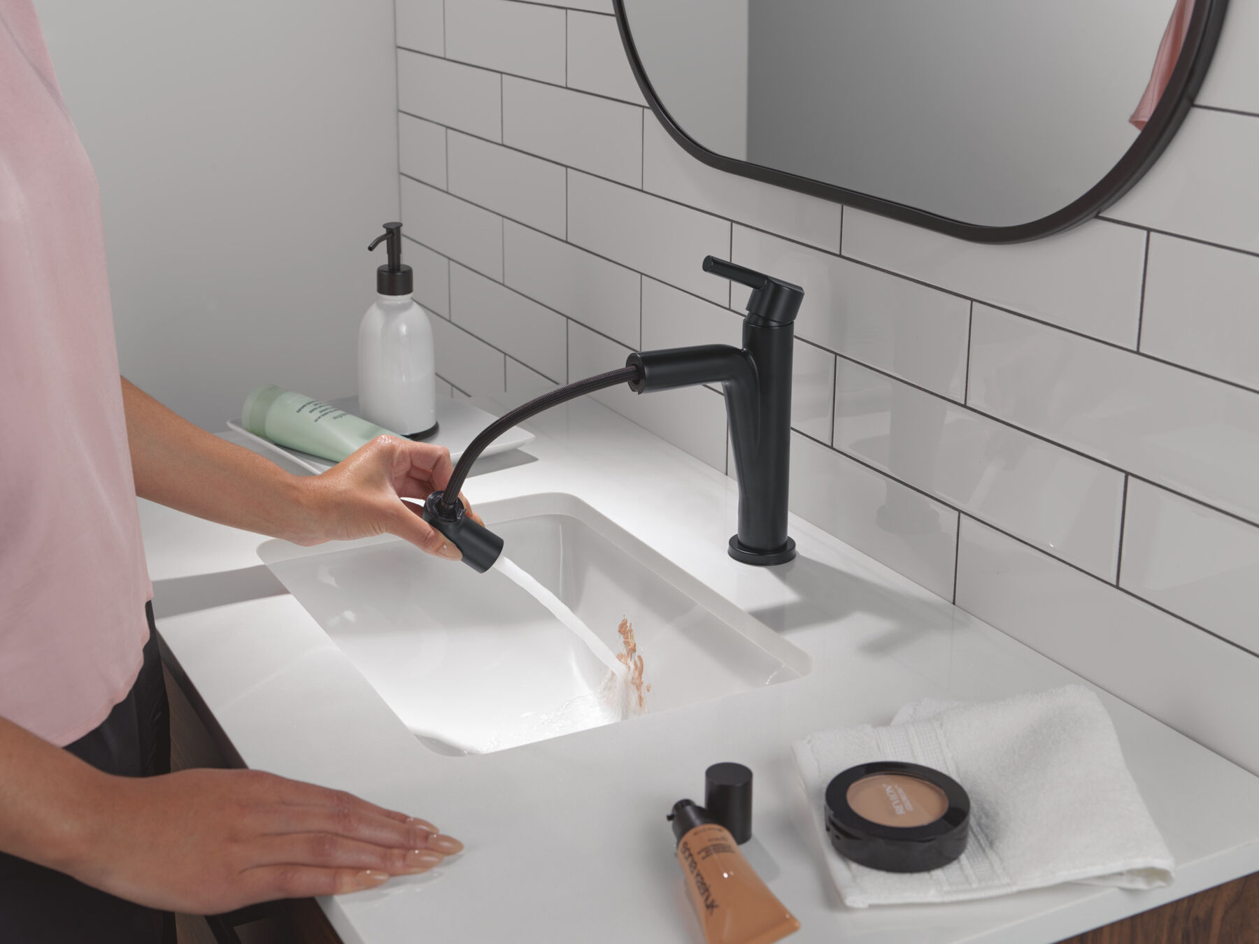 Single Handle Pull-Down Bathroom Faucet