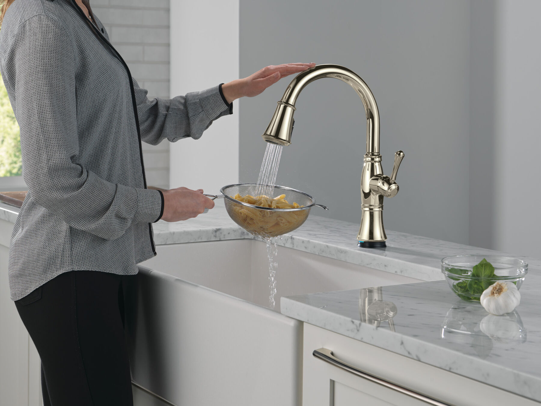 Touch<sub>2</sub>O&reg; Technology Kitchen Faucet with Touchless Technology