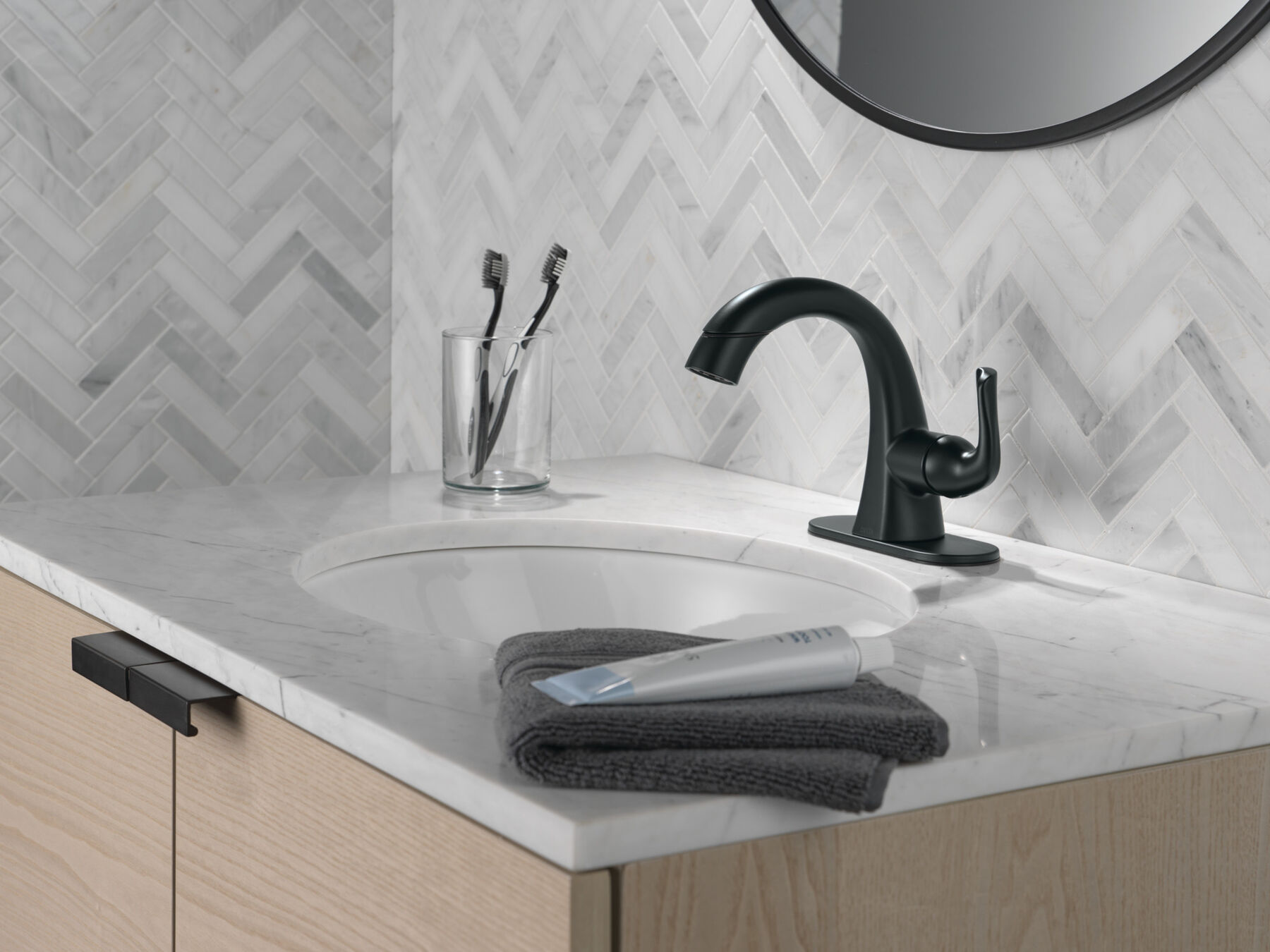 Single Handle Pull-Down Bathroom Faucet