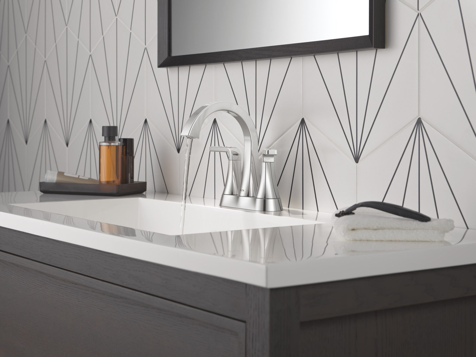 Two Handle Centerset Bathroom Faucet in Chrome 2562LF-MPU | Delta