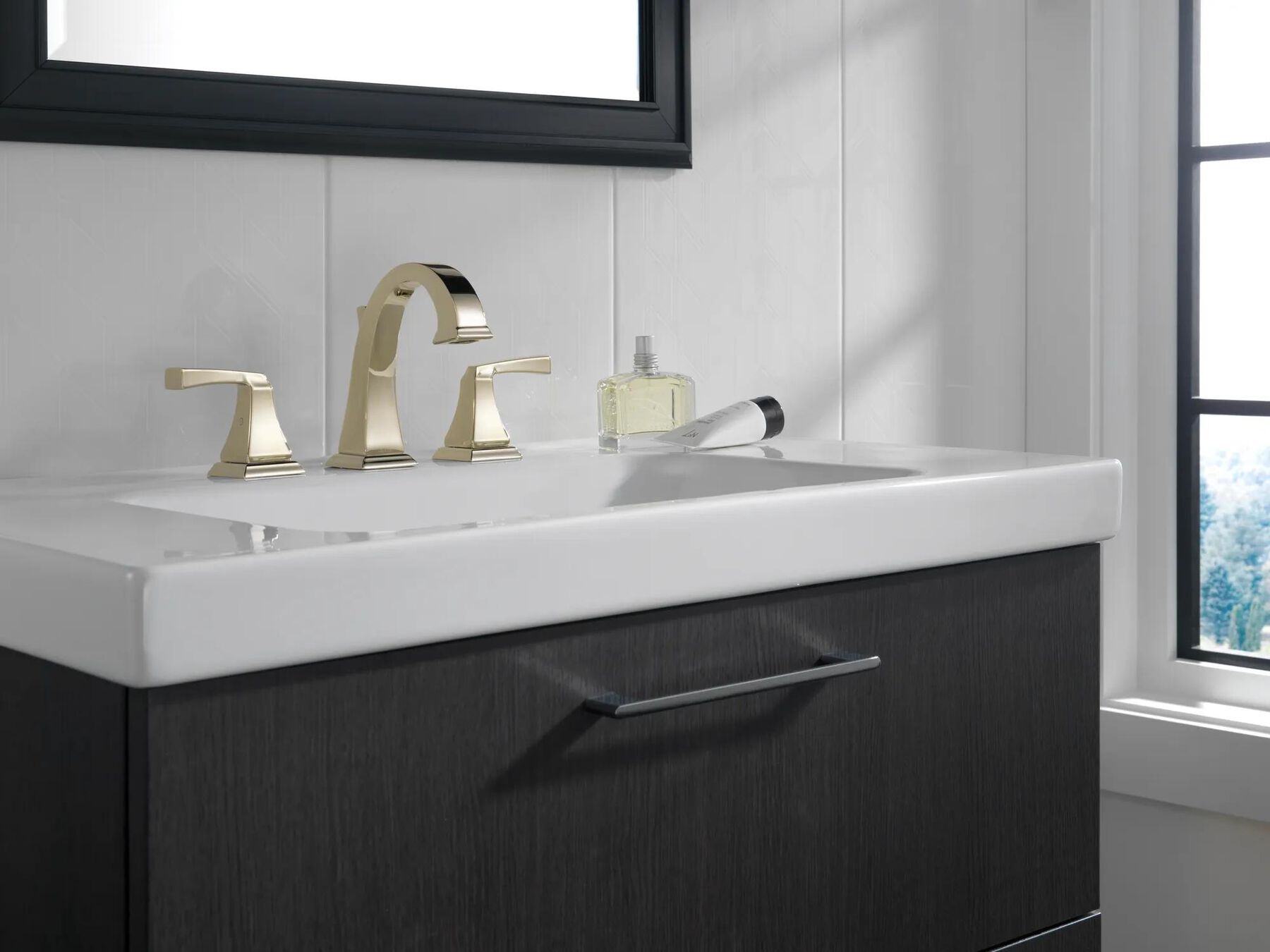 Two Handle Widespread Bathroom Faucet
