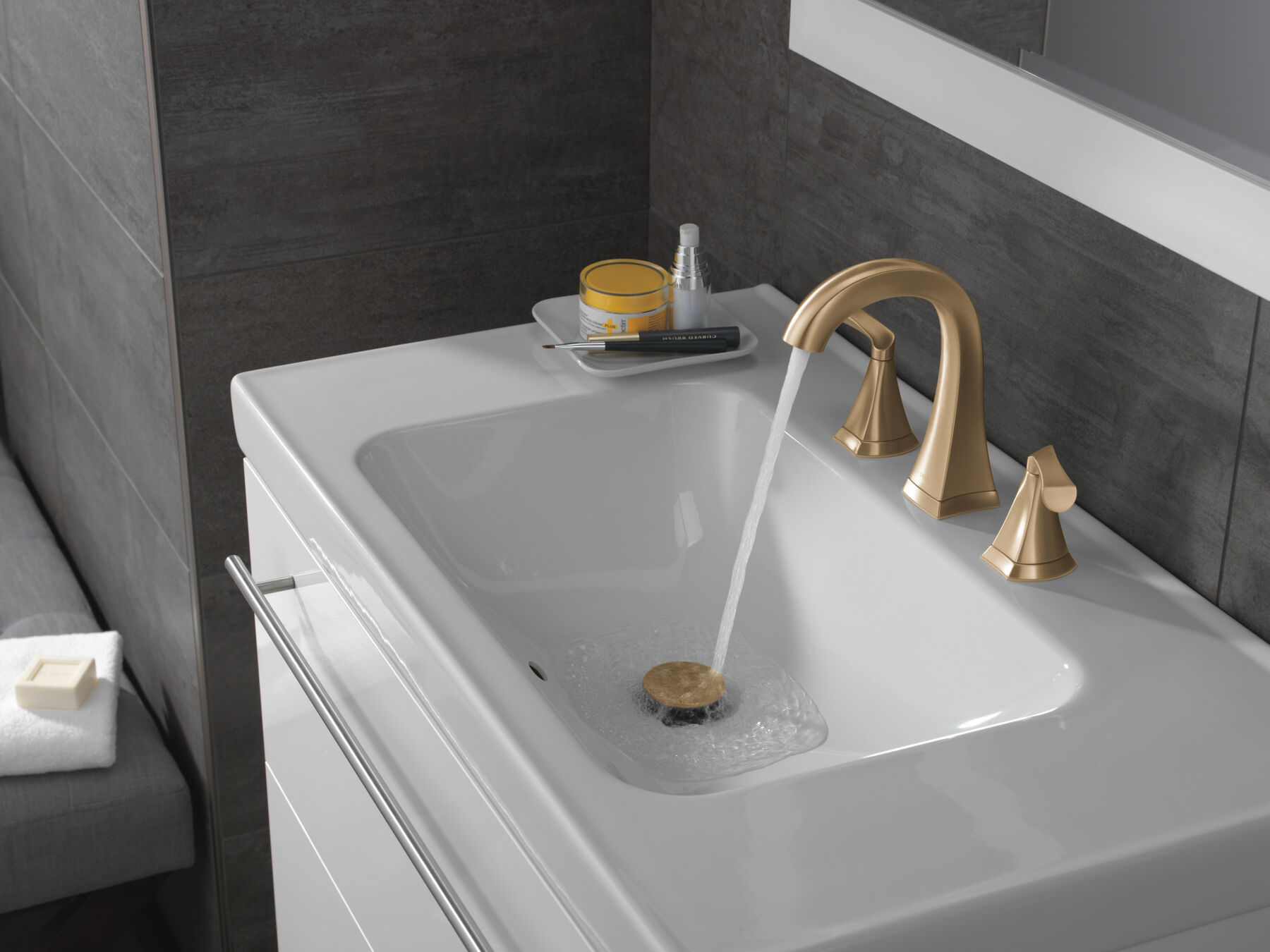 Two Handle Widespread Bathroom Faucet (Recertified)