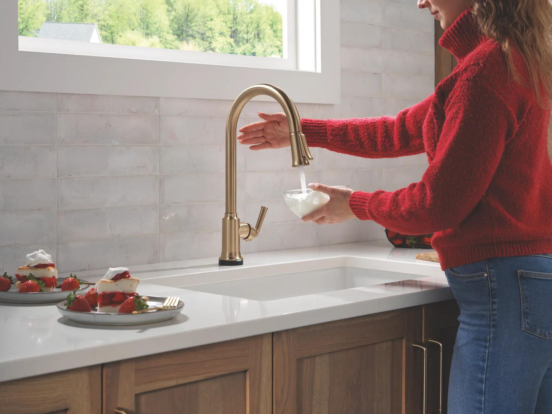 Single Handle Kitchen Pull-Down Faucet With Touchless Technology