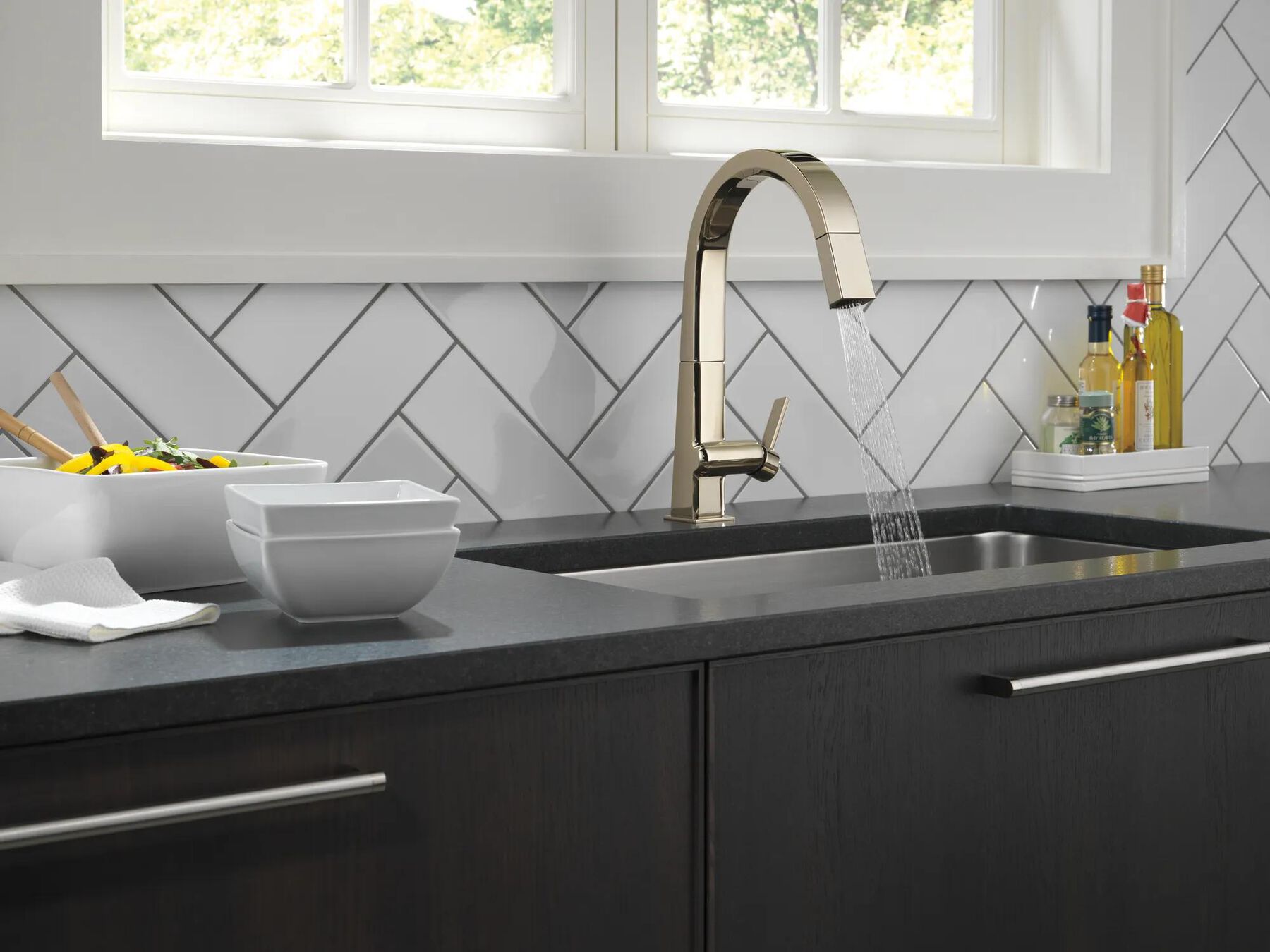 Single Handle Pull Down Kitchen Faucet
