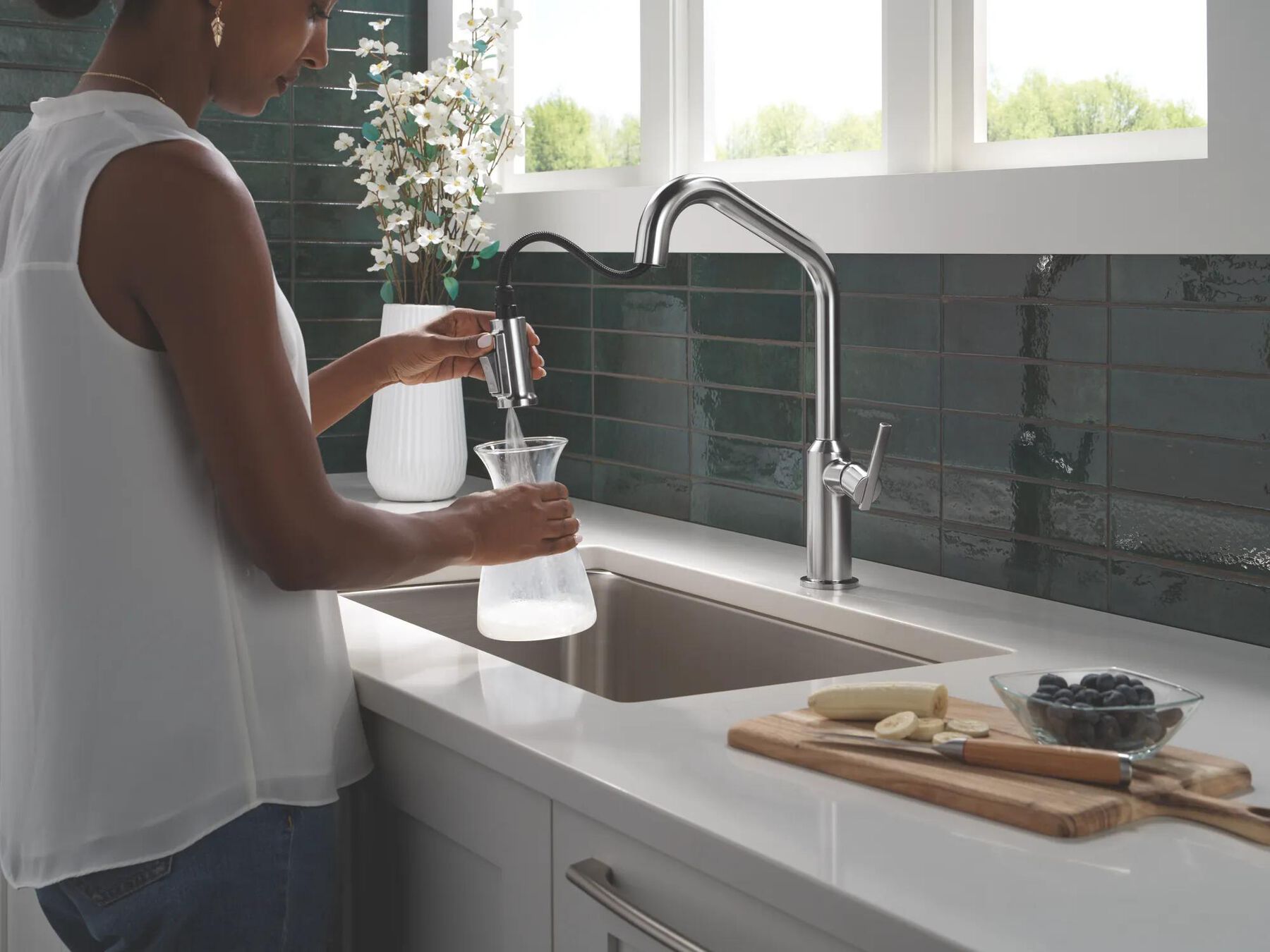 Single Handle Pull-Down Kitchen Faucet