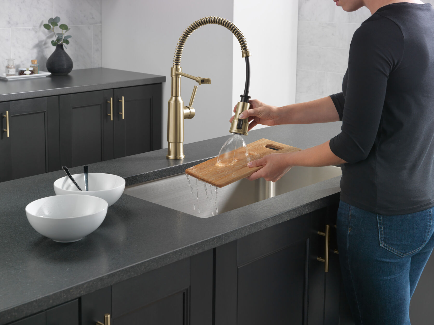 Single-Handle Pull-Down Spring Kitchen Faucet