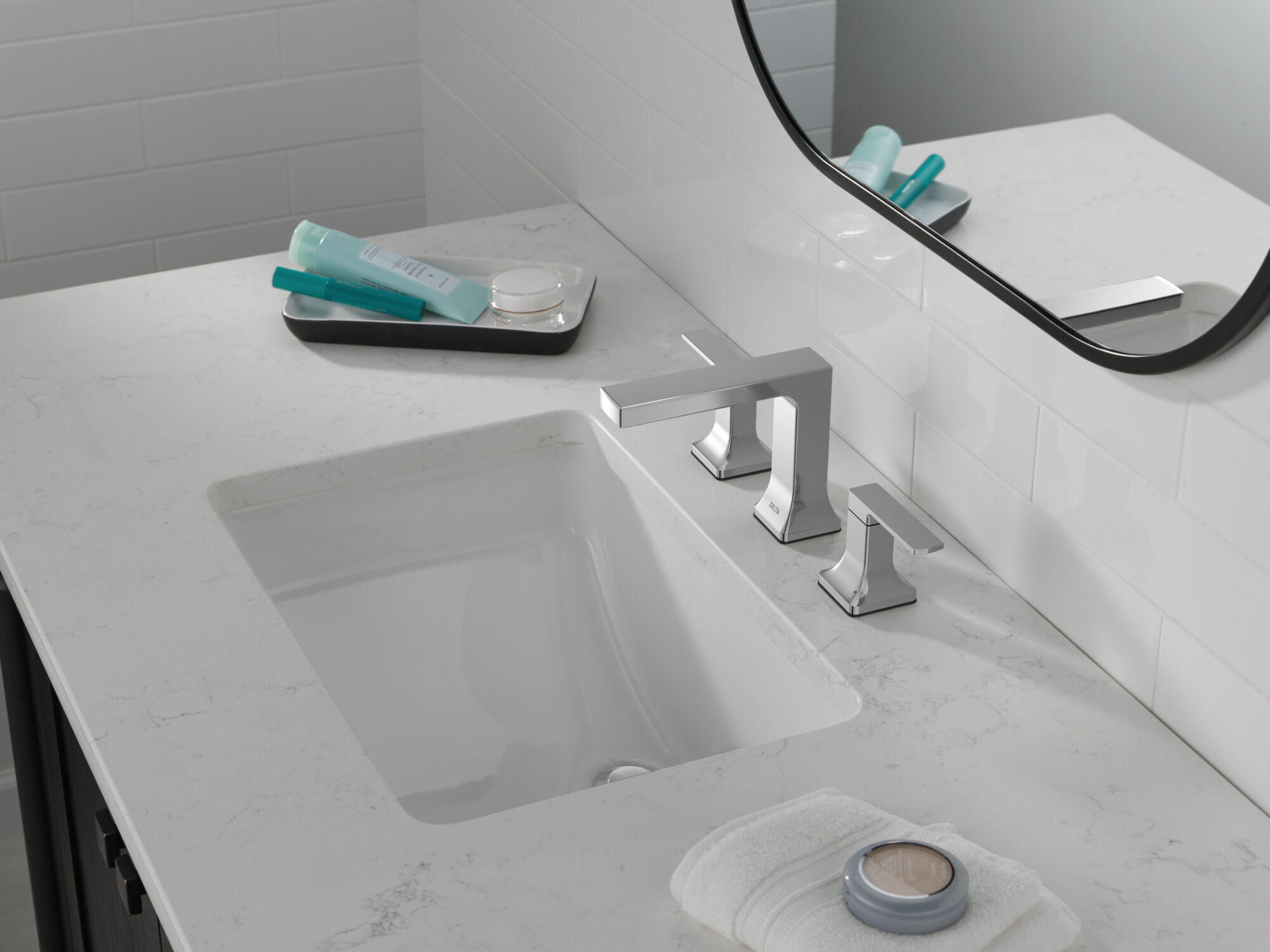 Two Handle Widespread Bathroom Faucet in Chrome 3537LF-MPU | Delta