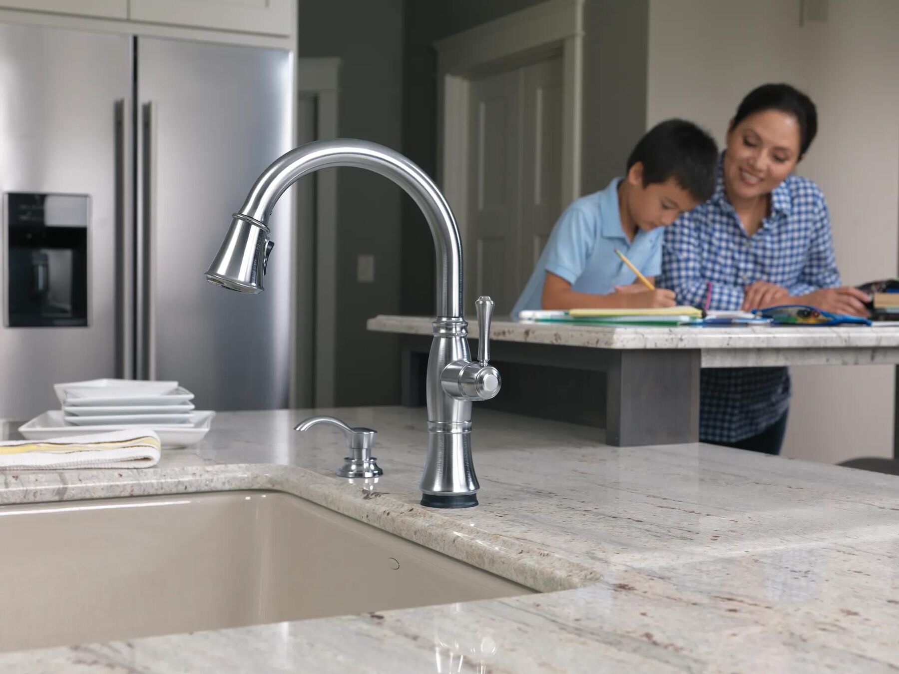 Single Handle Pull-Down Kitchen Faucet with Touch<sub>2</sub>O&reg; and ShieldSpray&reg; Technologies