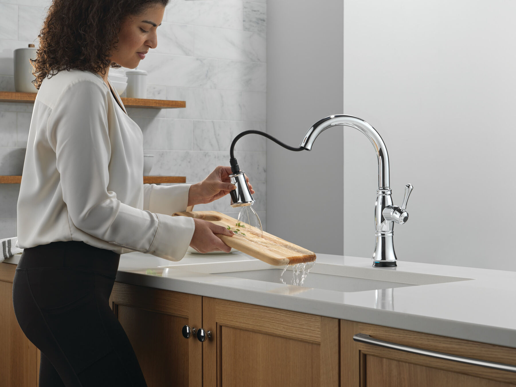 Touch<sub>2</sub>O&reg; Technology Kitchen Faucet with Touchless Technology
