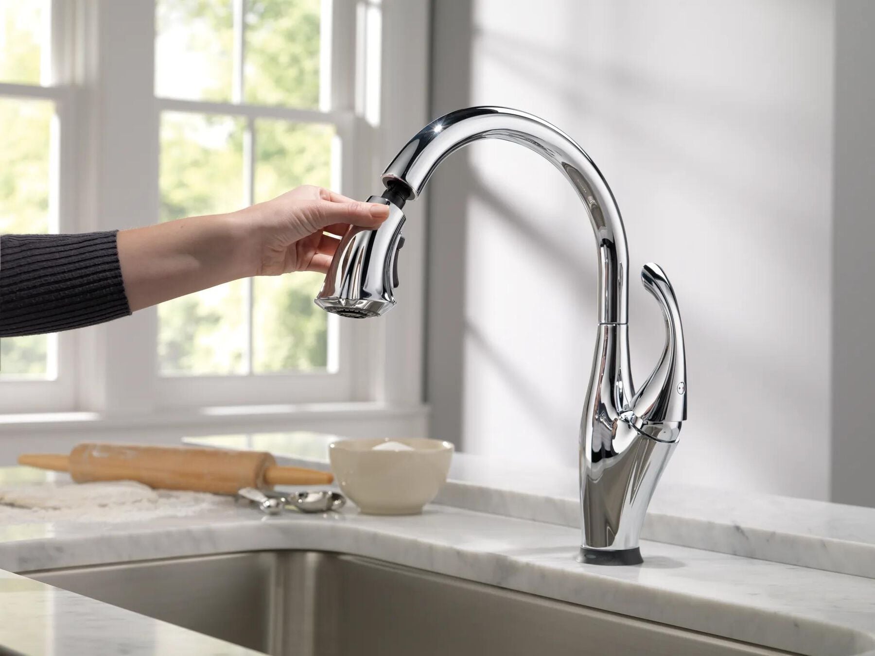 Single Handle Pull-Down Kitchen Faucet with Touch<sub>2</sub>O&reg; and ShieldSpray&reg; Technologies