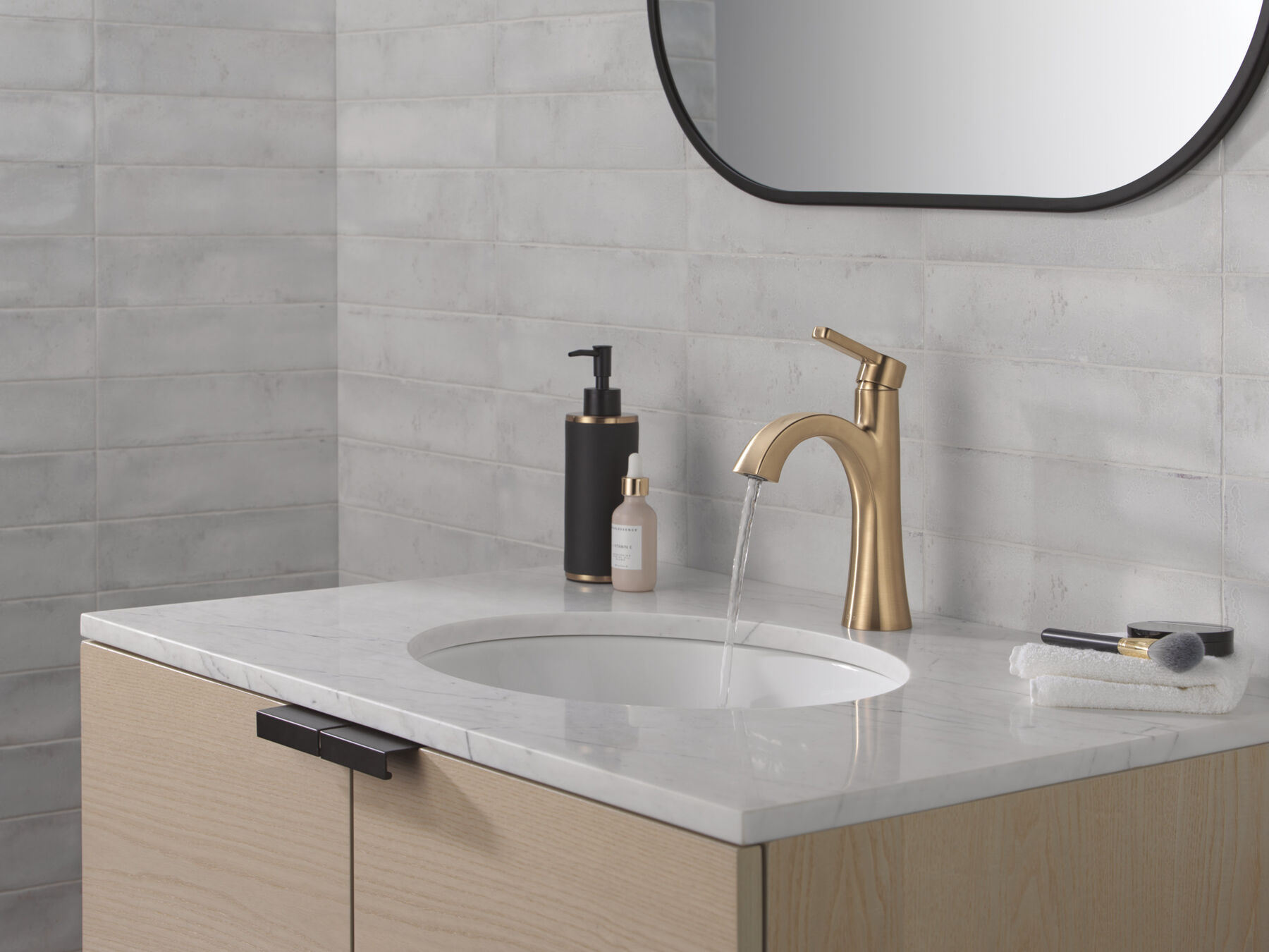 Single Handle Bathroom Faucet