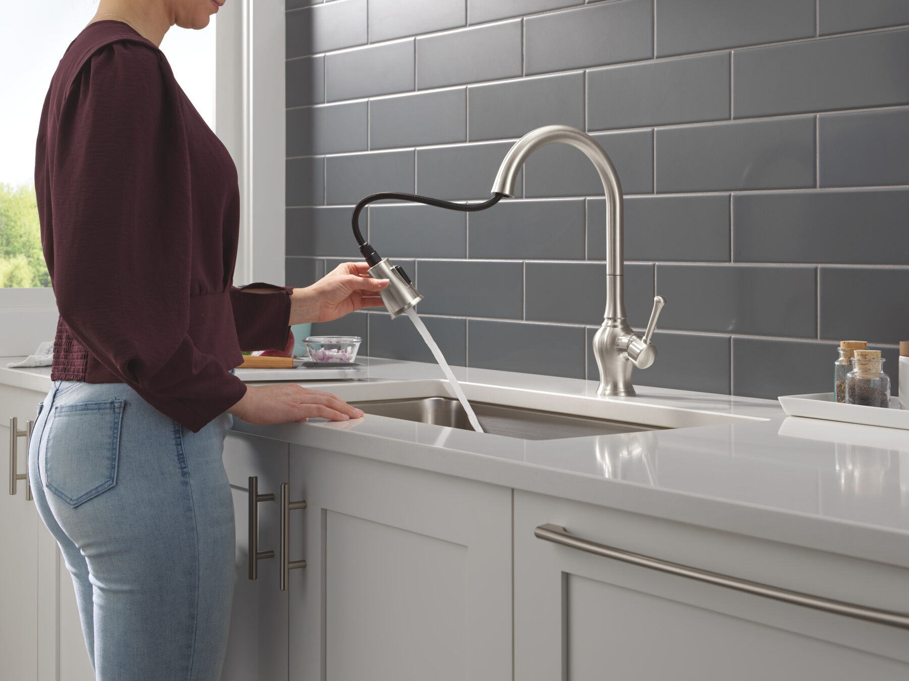 Single Handle Pull-Down Kitchen Faucet