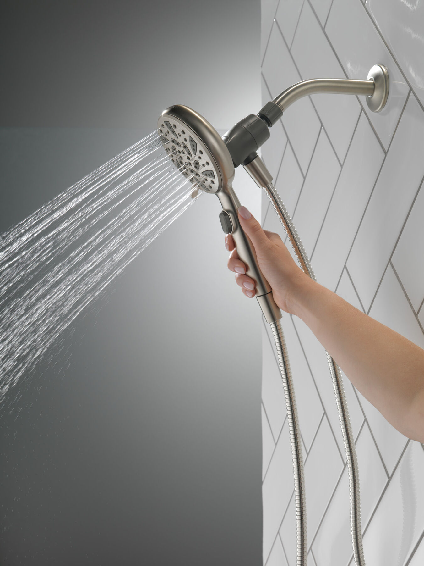 6-Setting SureDock&reg; Magnetic Hand Shower