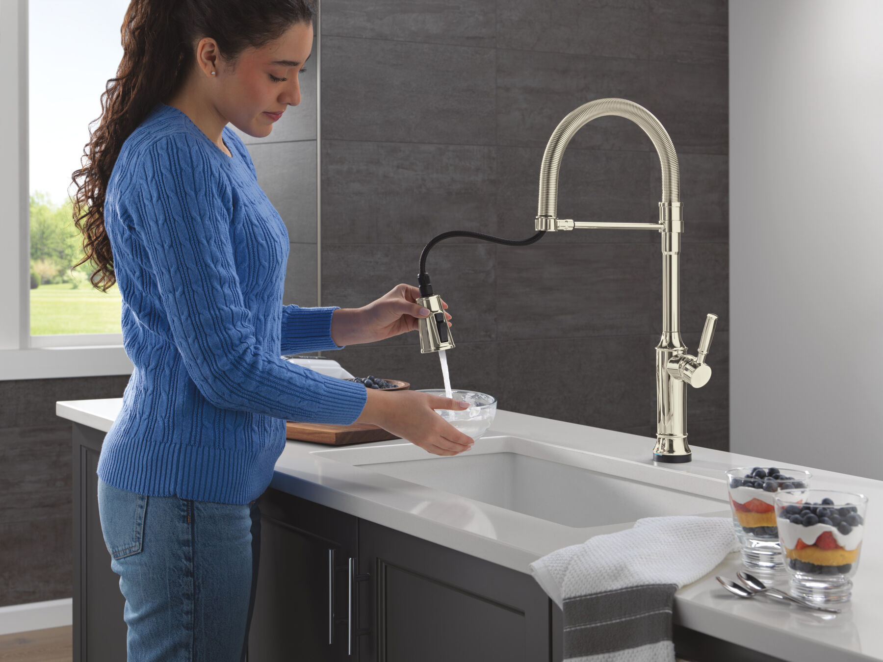 Touch2O&reg; Technology Kitchen Faucet with Touchless Technology