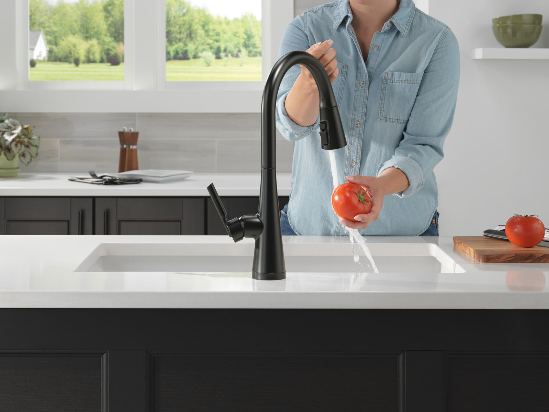 Single Handle Pull-Down Kitchen Faucet with Touch<sub>2</sub>O&reg; and ShieldSpray&reg; Technologies