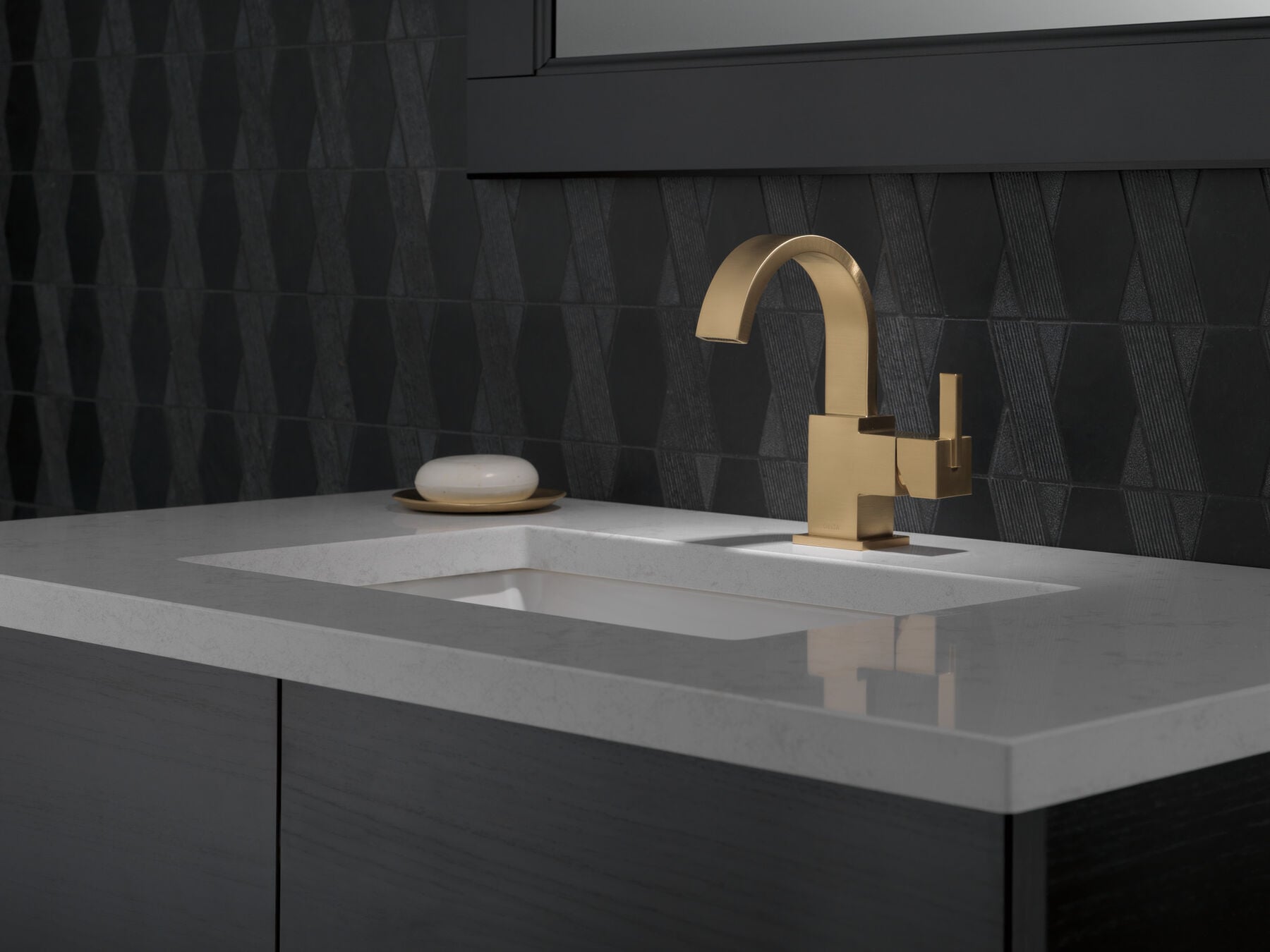 Single Handle Bathroom Faucet