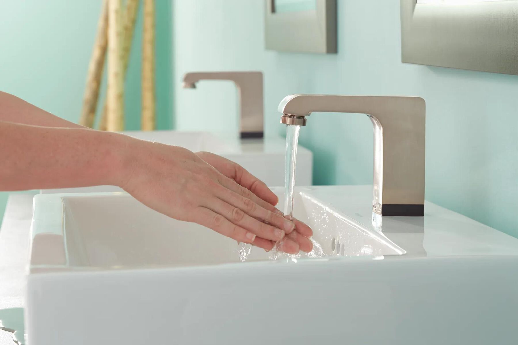 Single Hole Faucet with Proximity(TM) Sensing Technology - Hardwire