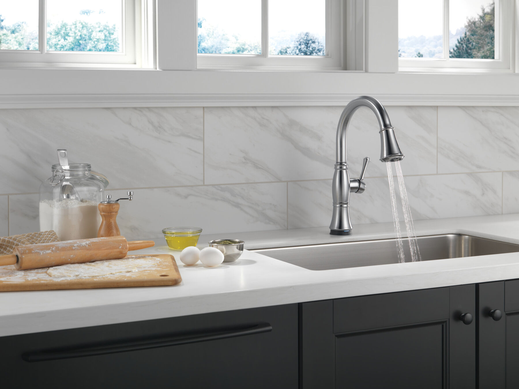 Single Handle Pull-Down Kitchen Faucet with Touch<sub>2</sub>O&reg; Technology and ShieldSpray&reg; Technologies (Recertified)