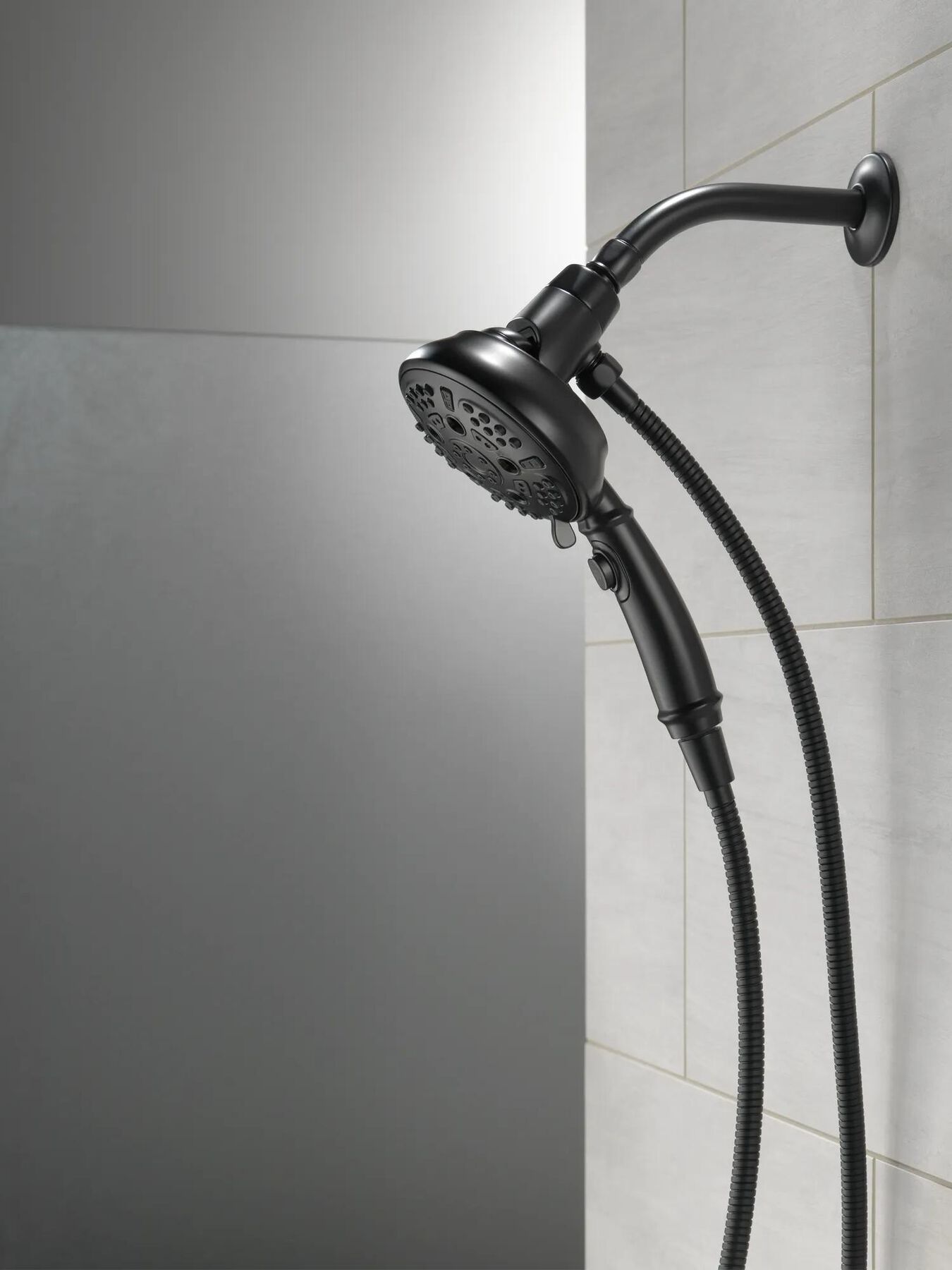 SureDock&trade; 7-Setting Hand Shower