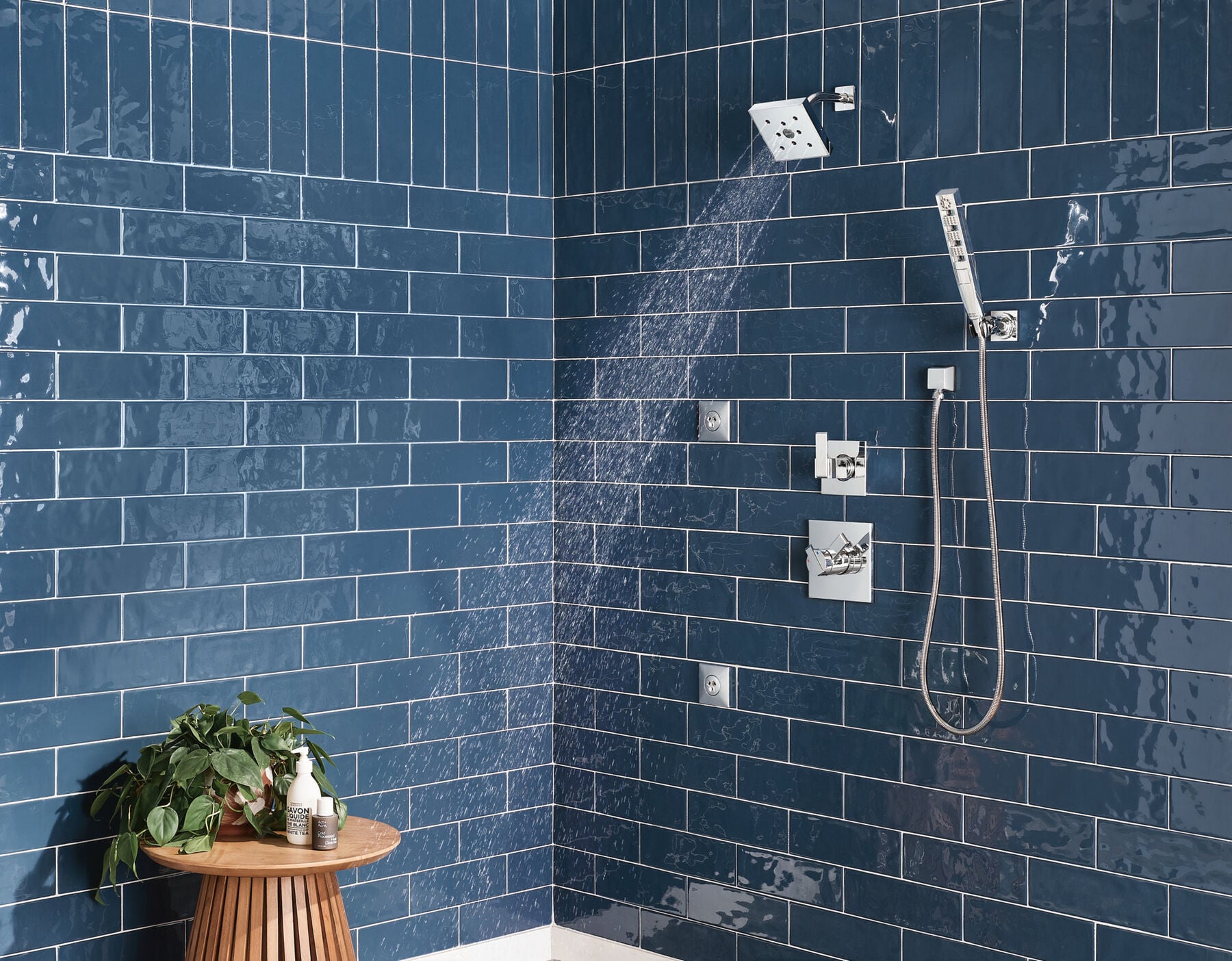 H<sub>2</sub>Okinetic&reg; 4-Setting Wall Mount Hand Shower