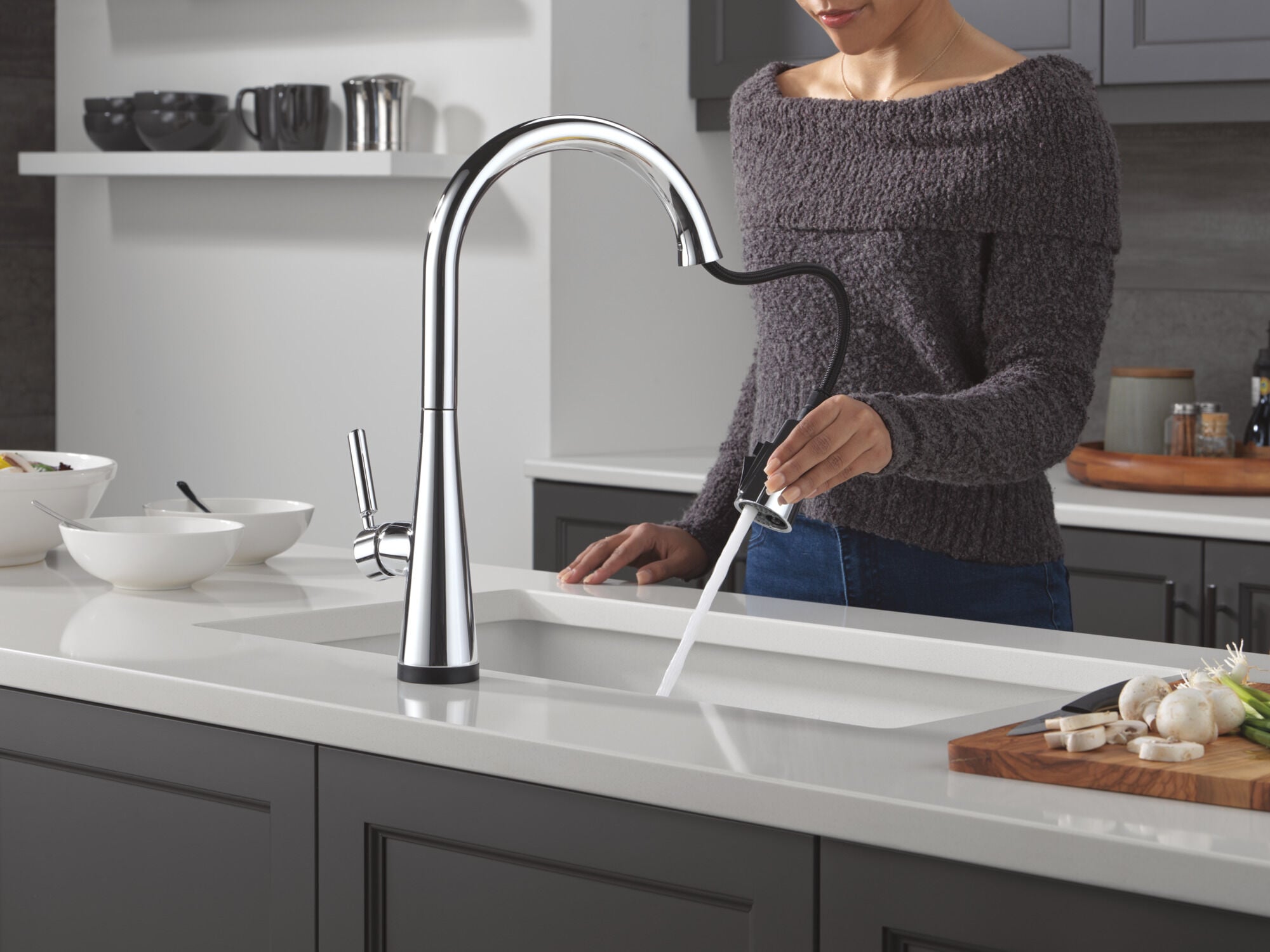 Single Handle Kitchen Pull-Down Faucet with Touch2O Technology in