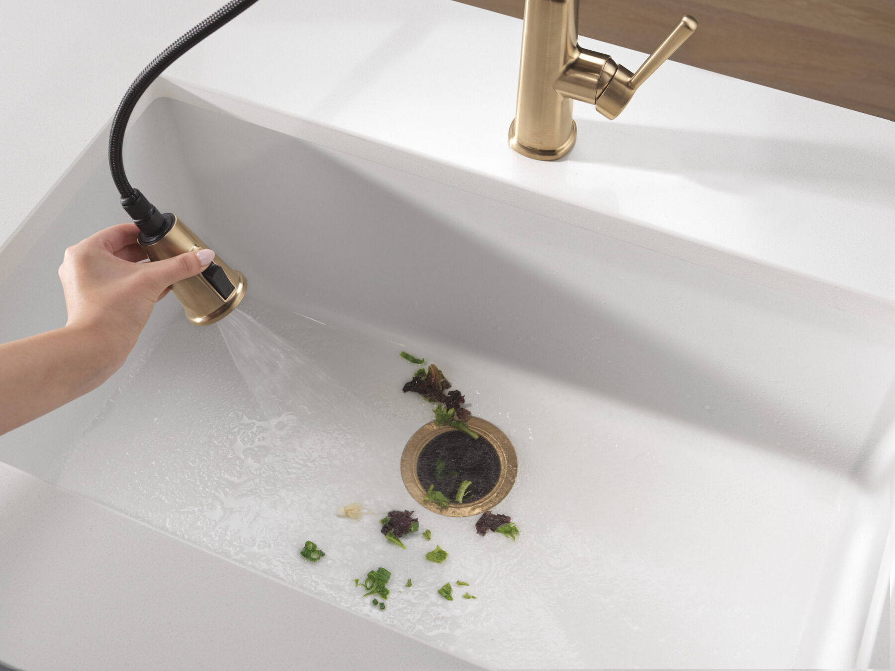 Single Handle Pull-Down Kitchen Faucet