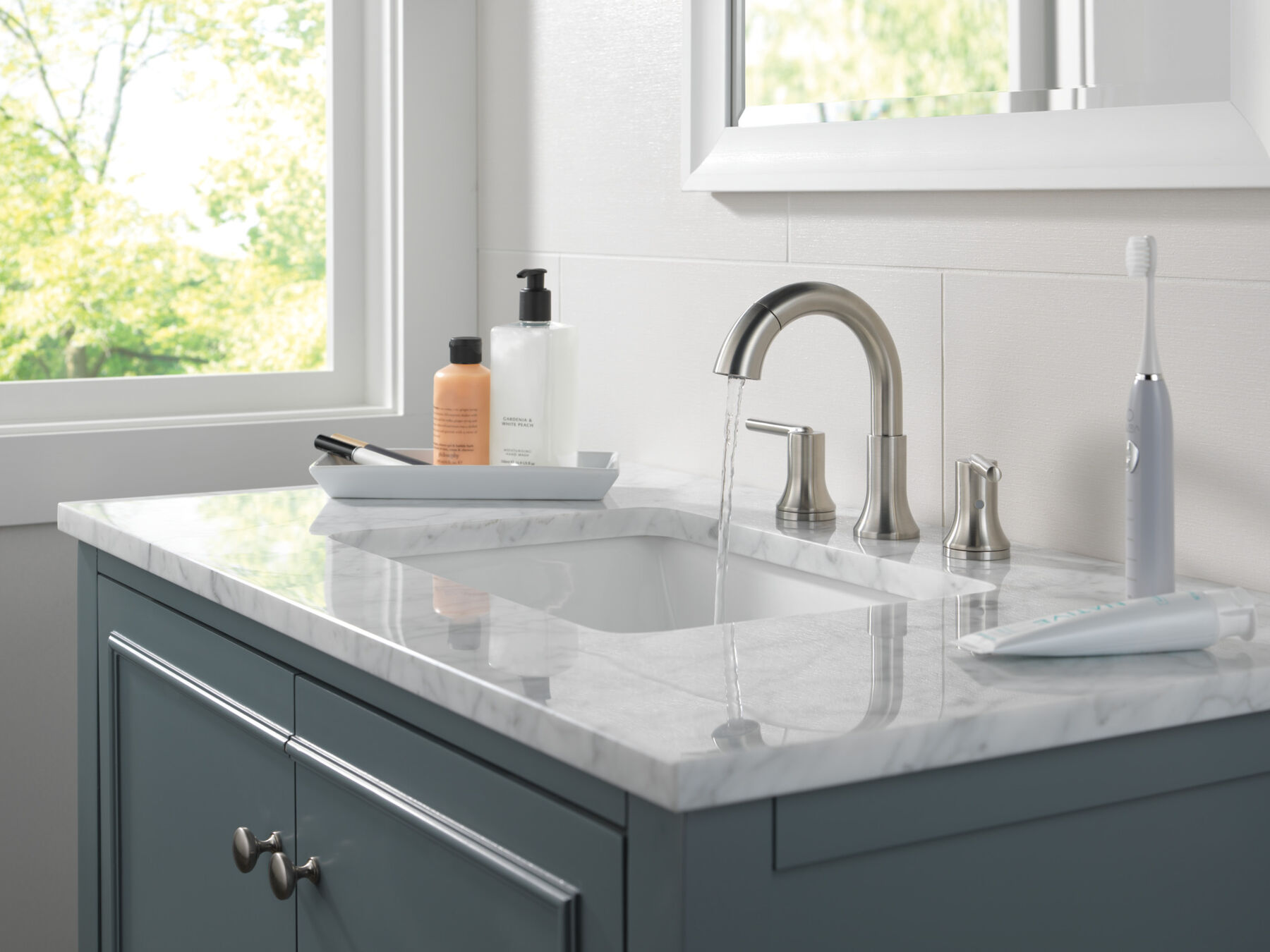 Two Handle Widespread Pull Down Bathroom Faucet (Recertified)