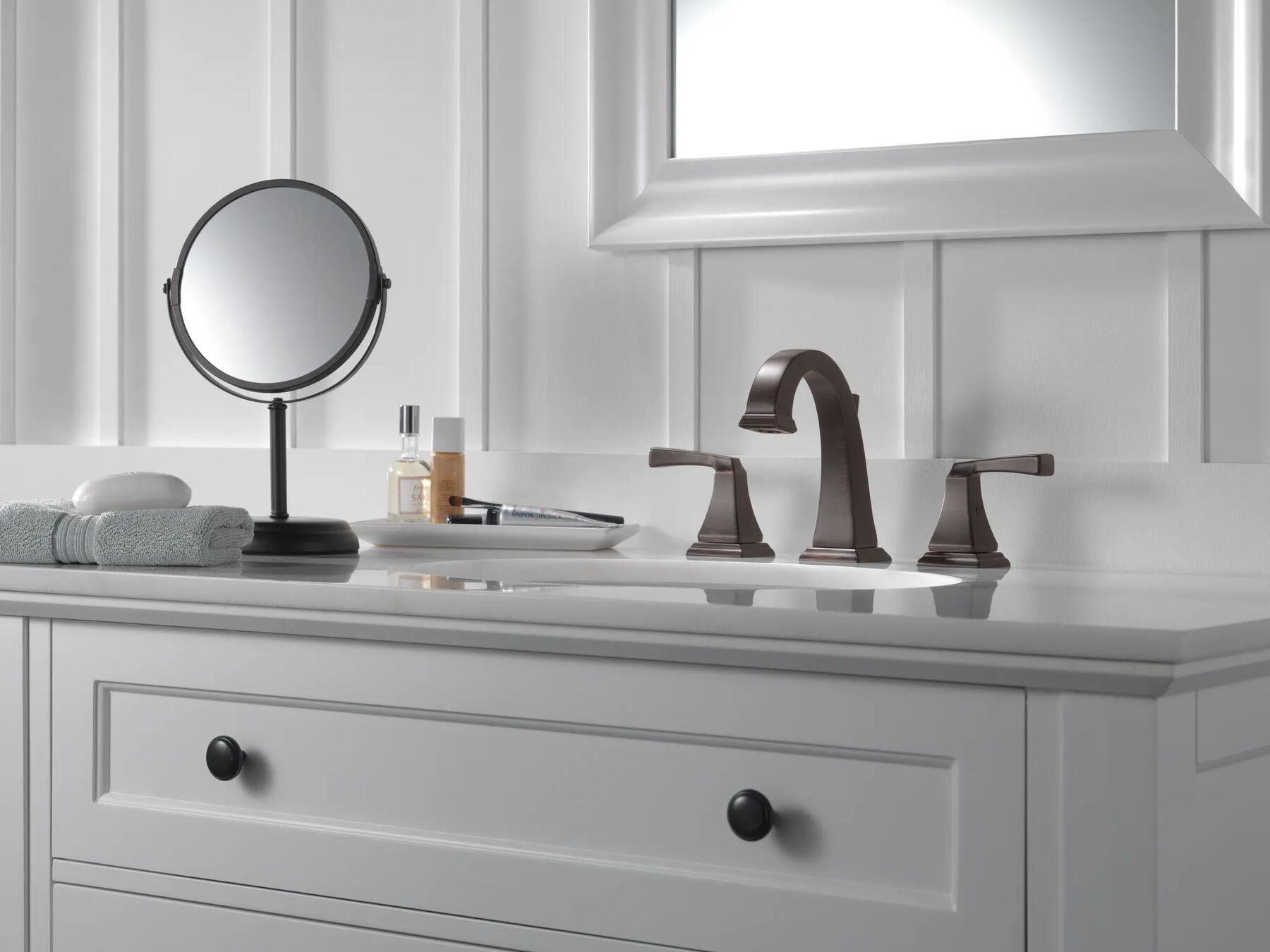 Two Handle Widespread Bathroom Faucet