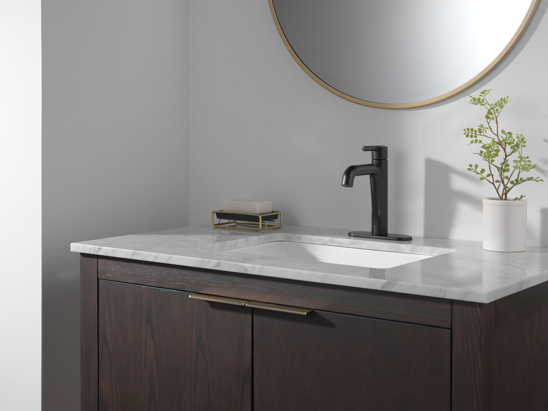 Single Handle Bathroom Faucet